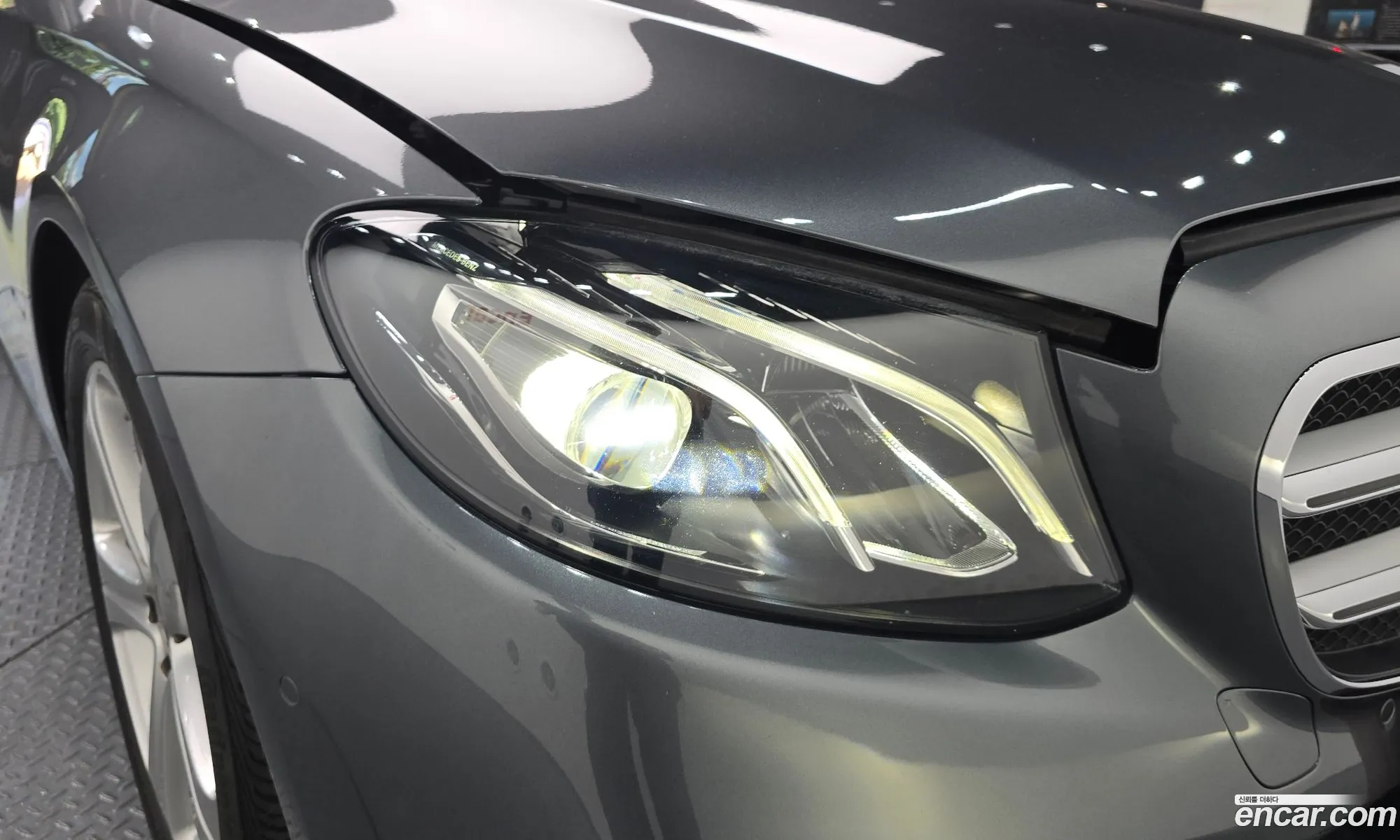 Mercedes-Benz E-Class W213 2018 WDDZF4CB8JA424697 — 6