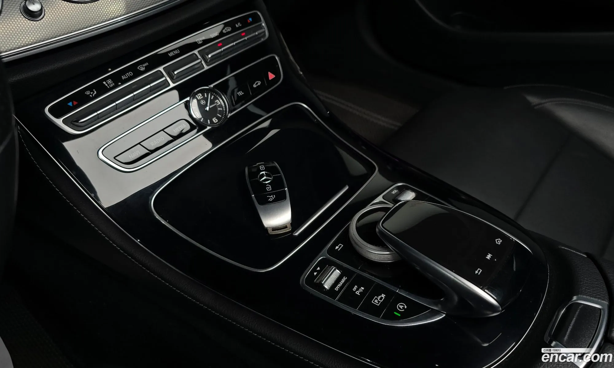 Mercedes-Benz E-Class W213 2018 WDDZF4CB8JA424697 — 28