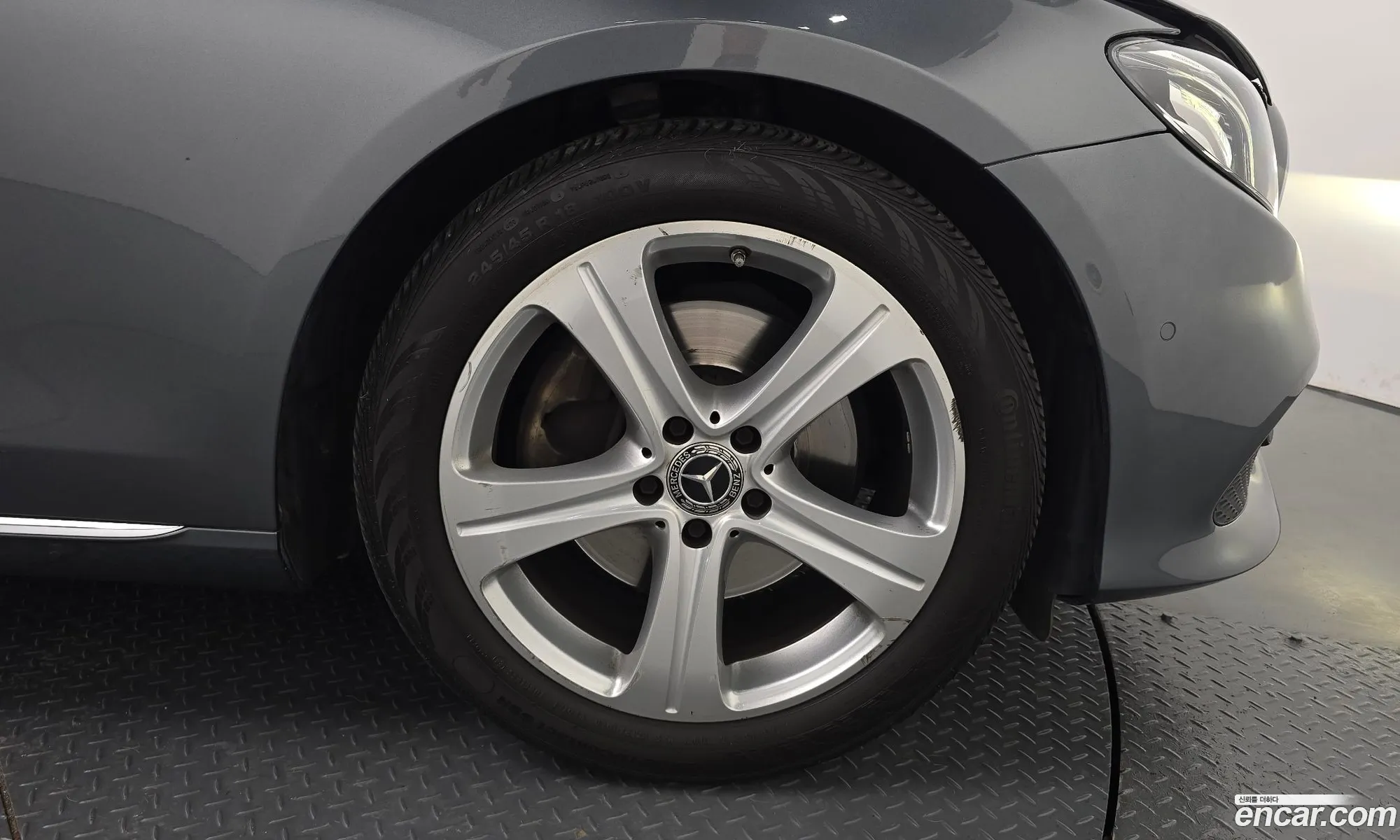Mercedes-Benz E-Class W213 2018 WDDZF4CB8JA424697 — 14