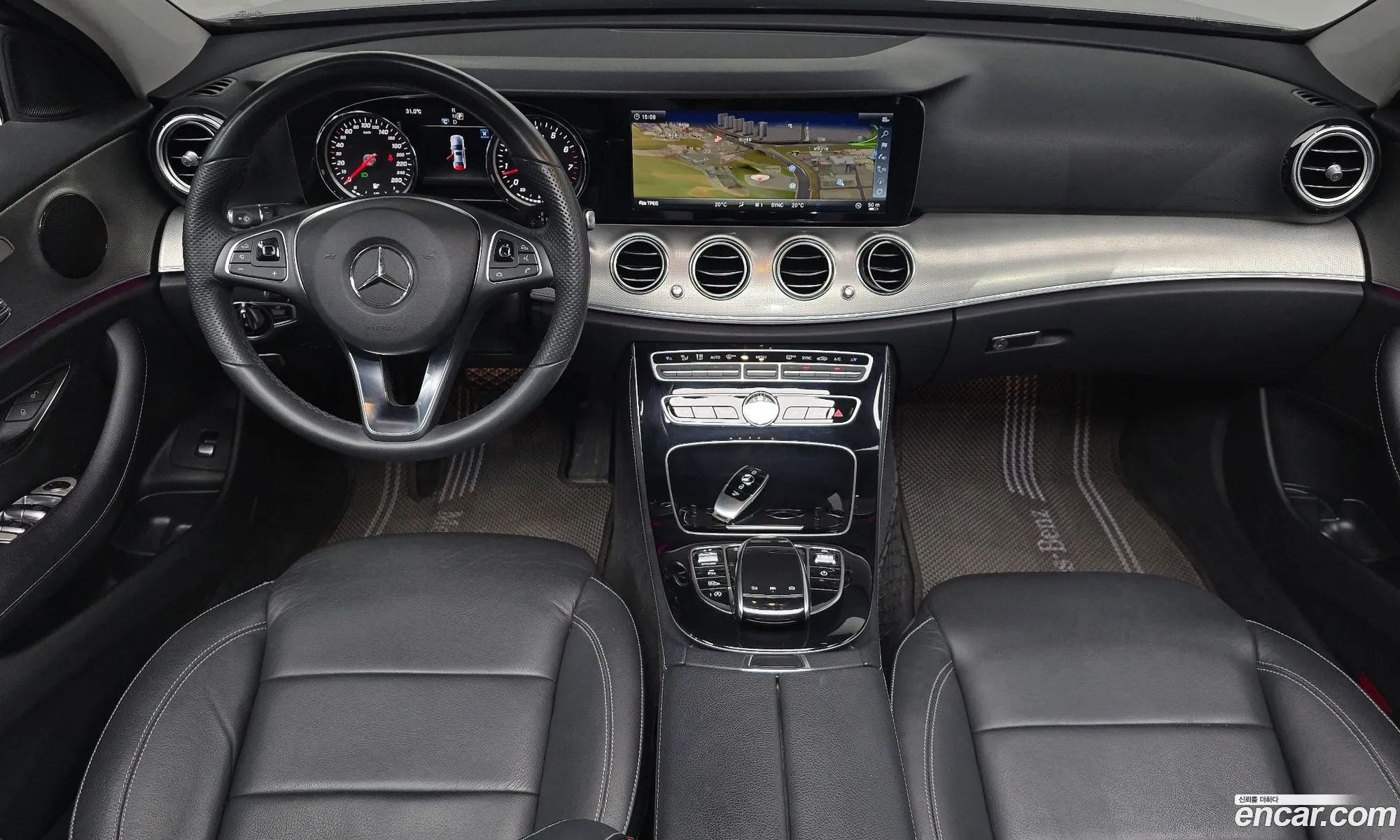 Mercedes-Benz E-Class W213 2018 WDDZF4CB8JA424697 — 11