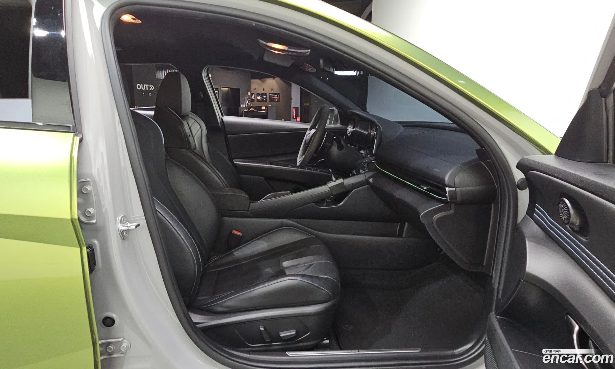 Hyundai Elantra 2021 — 32