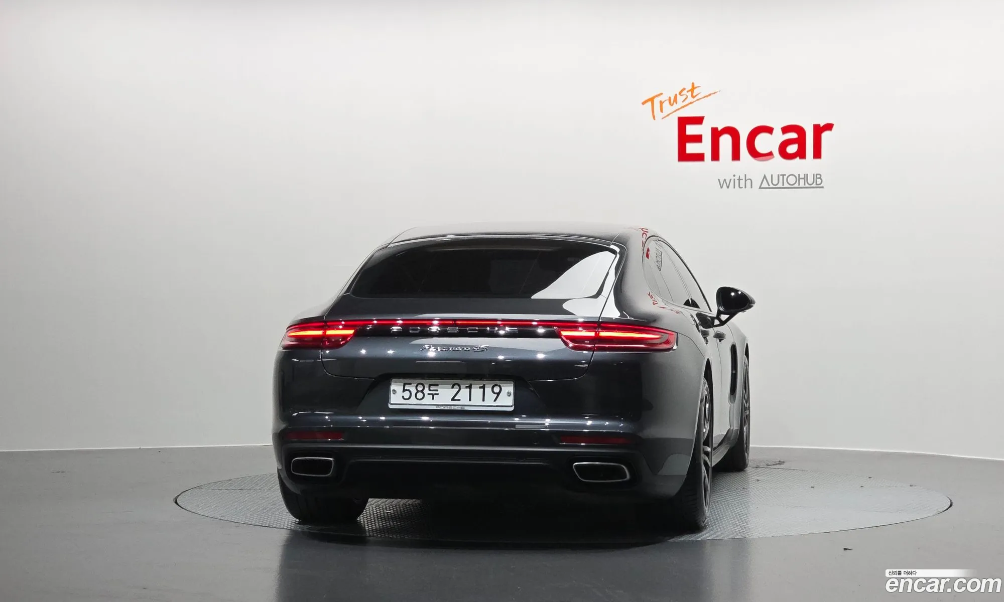 Porsche Panamera 2018 — 28