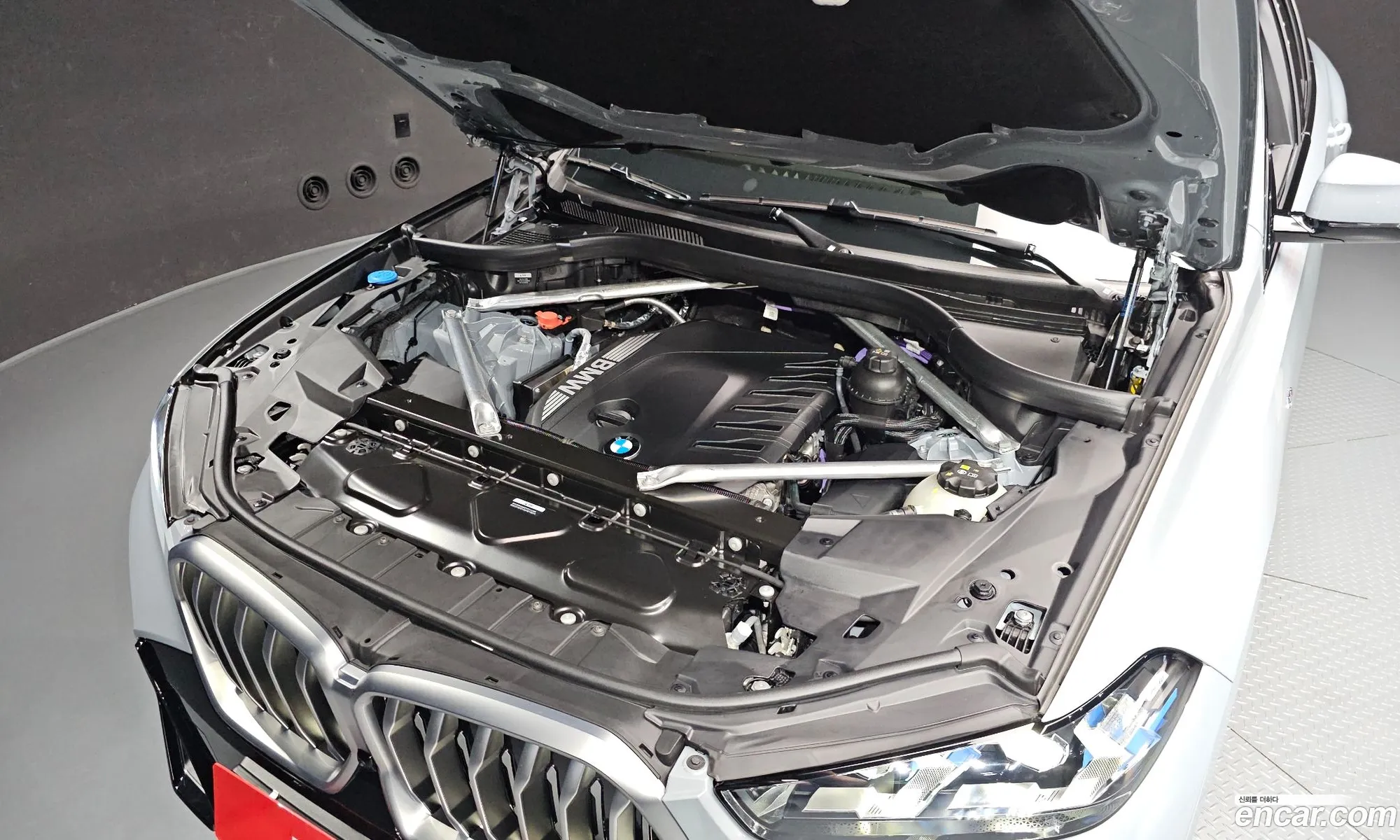 BMW X6 2025 WBA11EY08T9148090 — 7