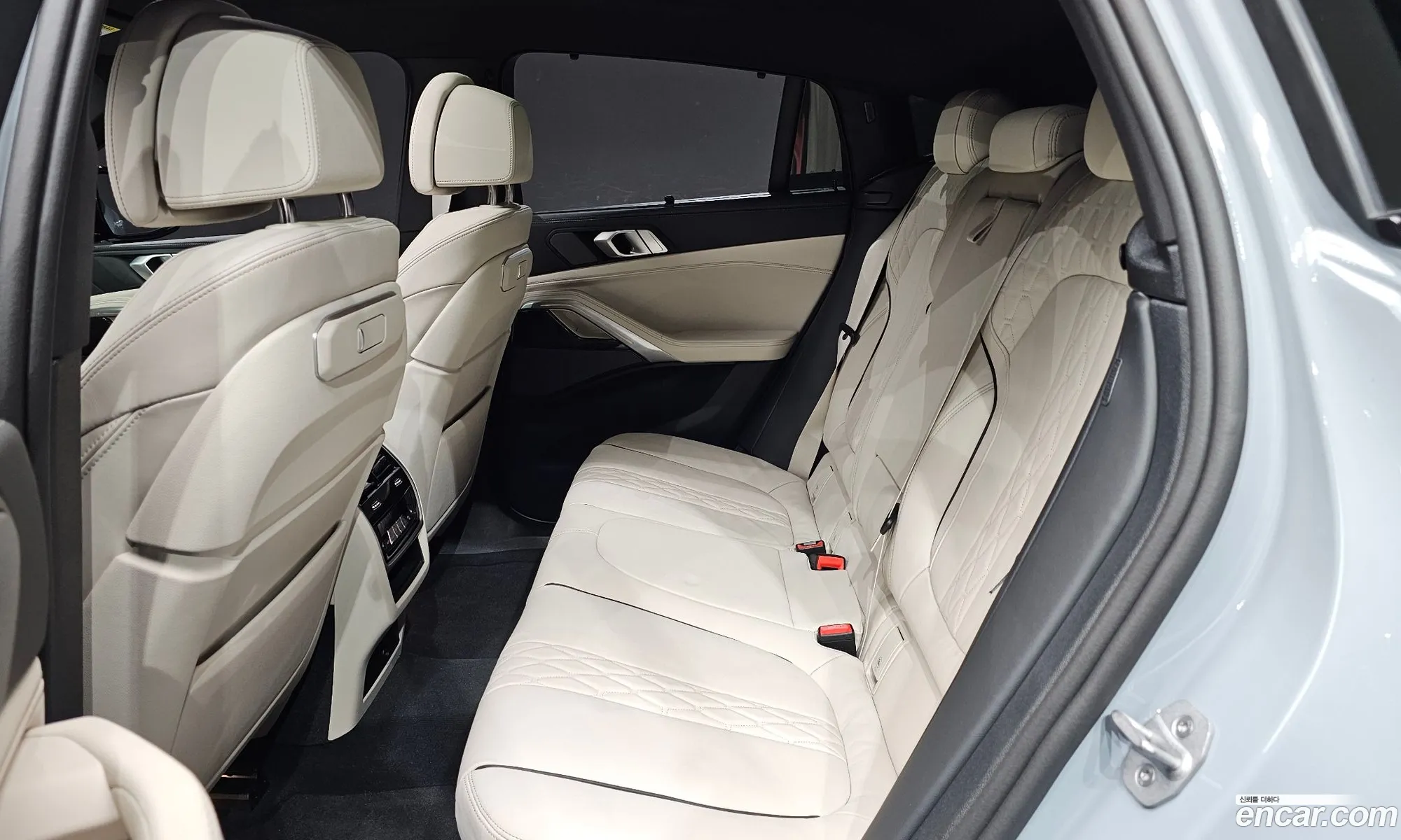 BMW X6 2025 WBA11EY08T9148090 — 4