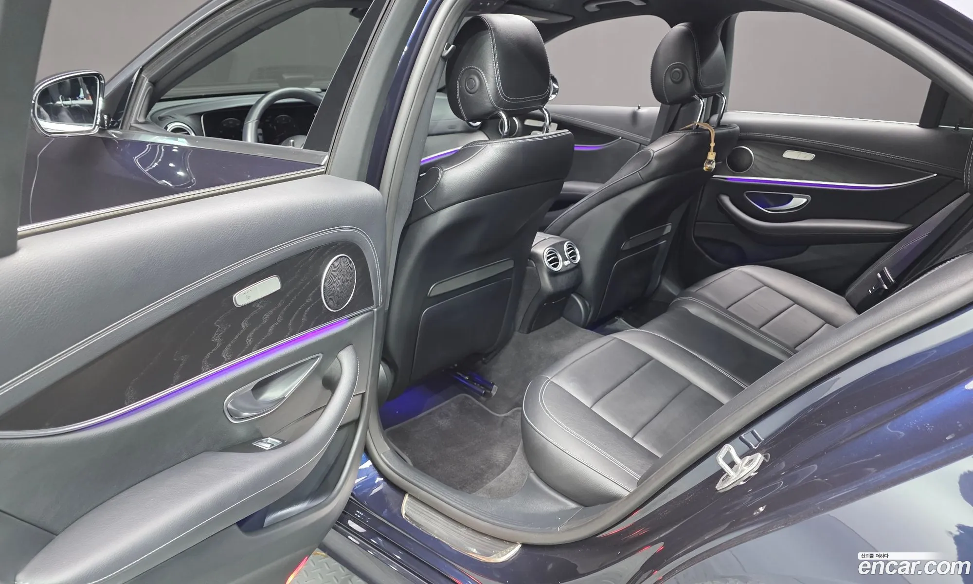 Mercedes-Benz E-Class W213 2022 — 32