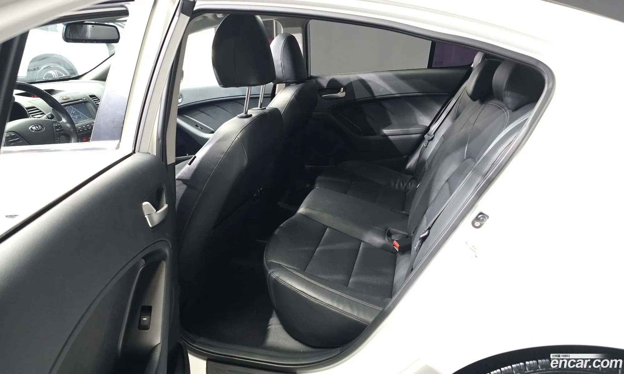 Kia K3 2014 — 30