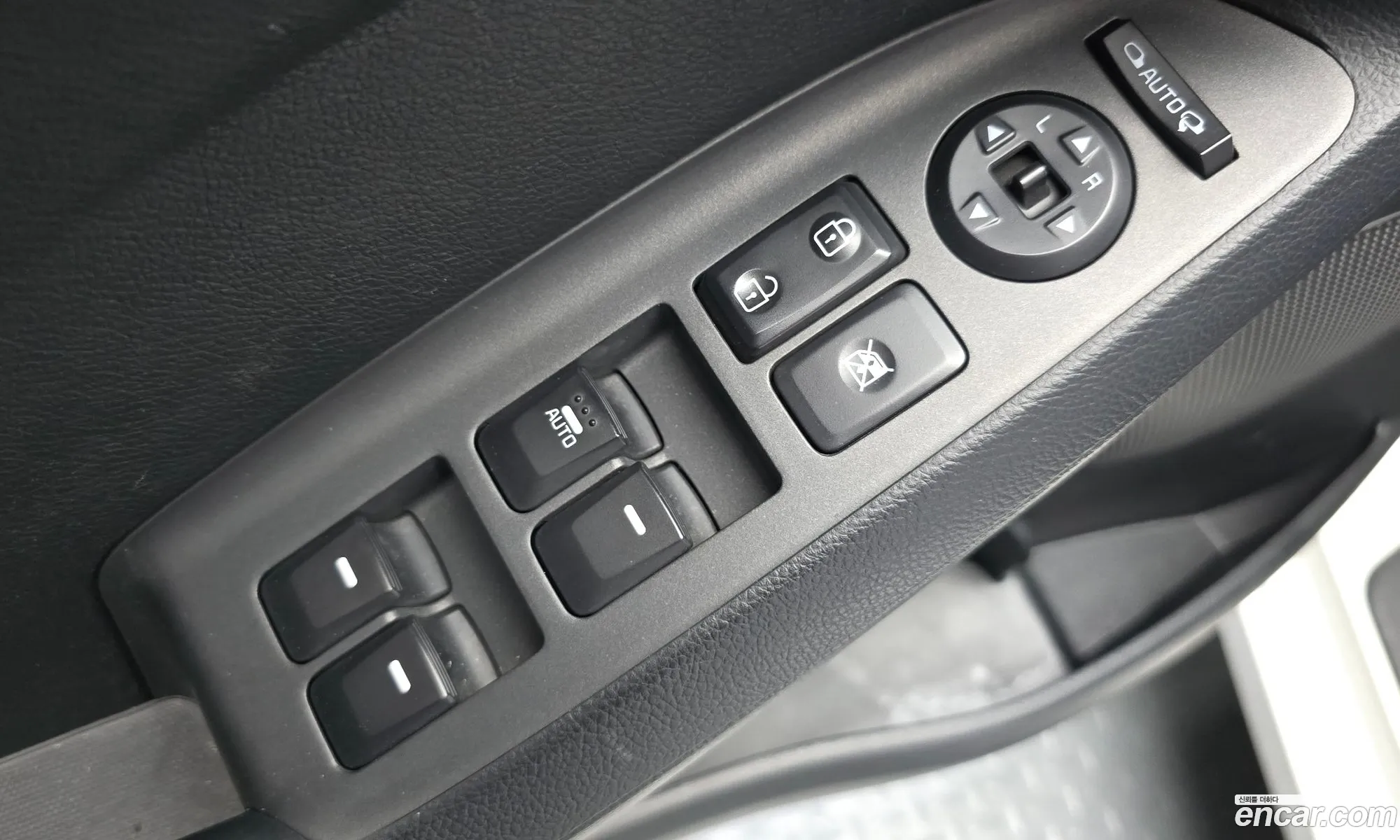 Kia K3 2014 — 24