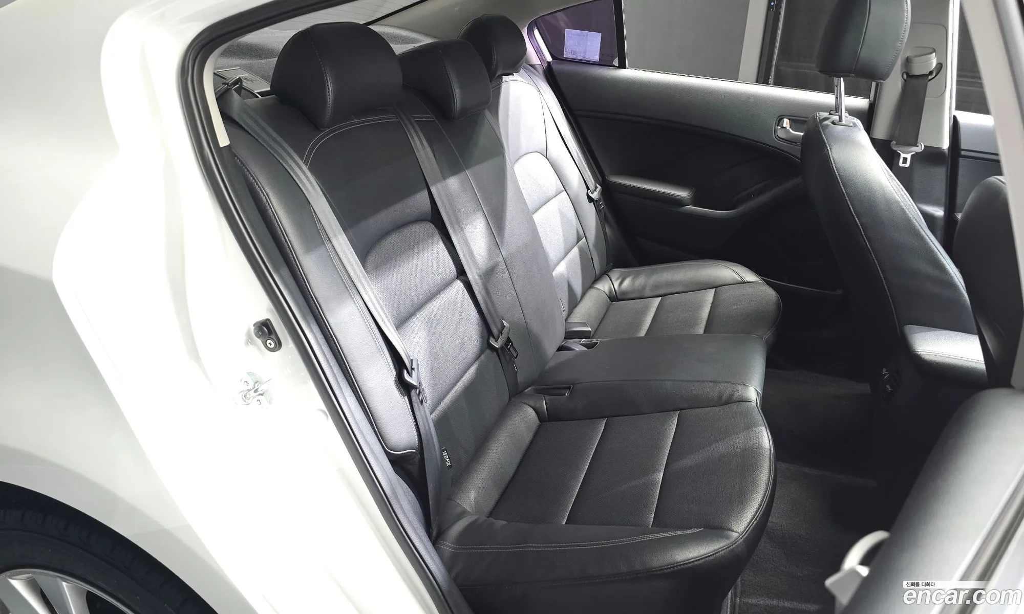 Kia K3 2014 — 27