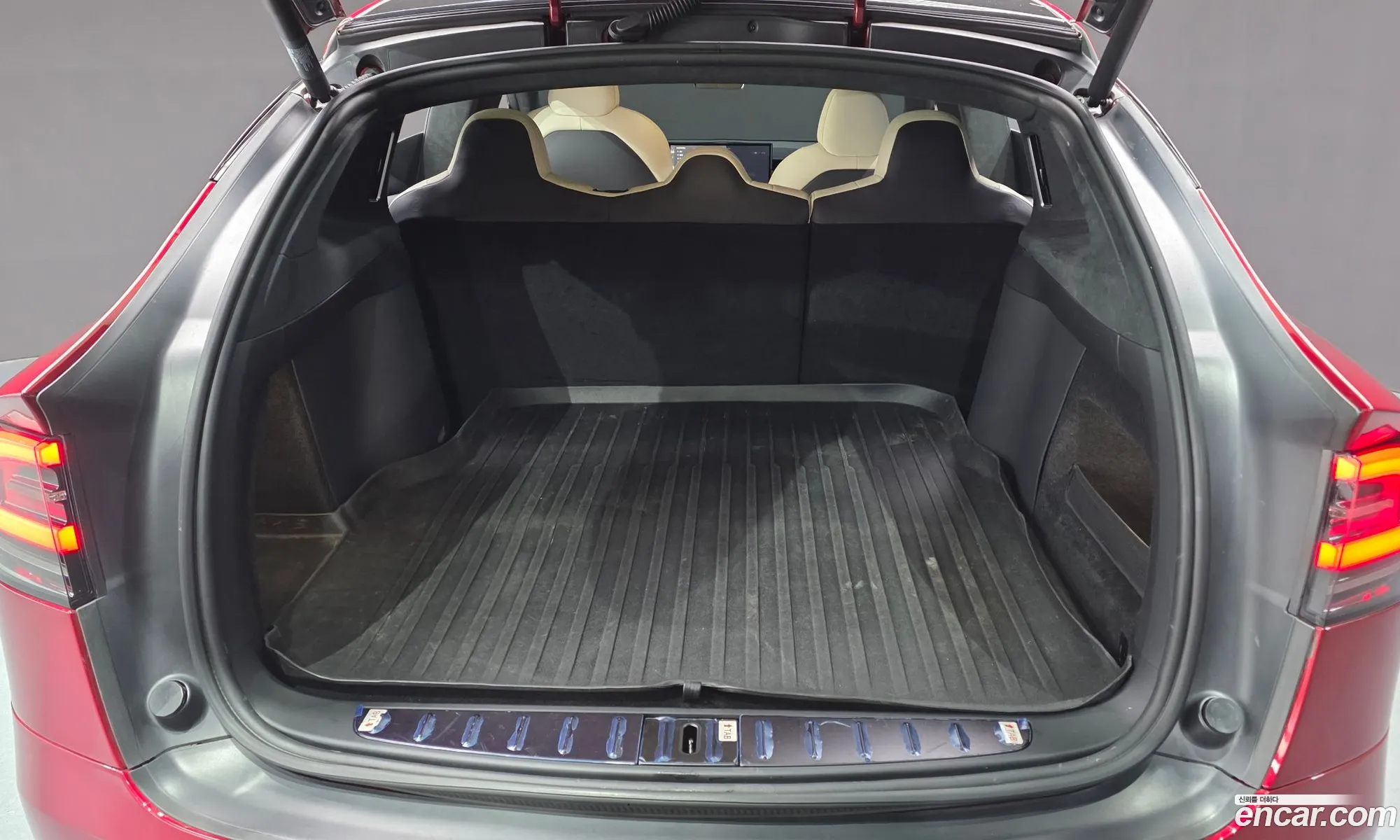 Tesla Model X 2023 — 9