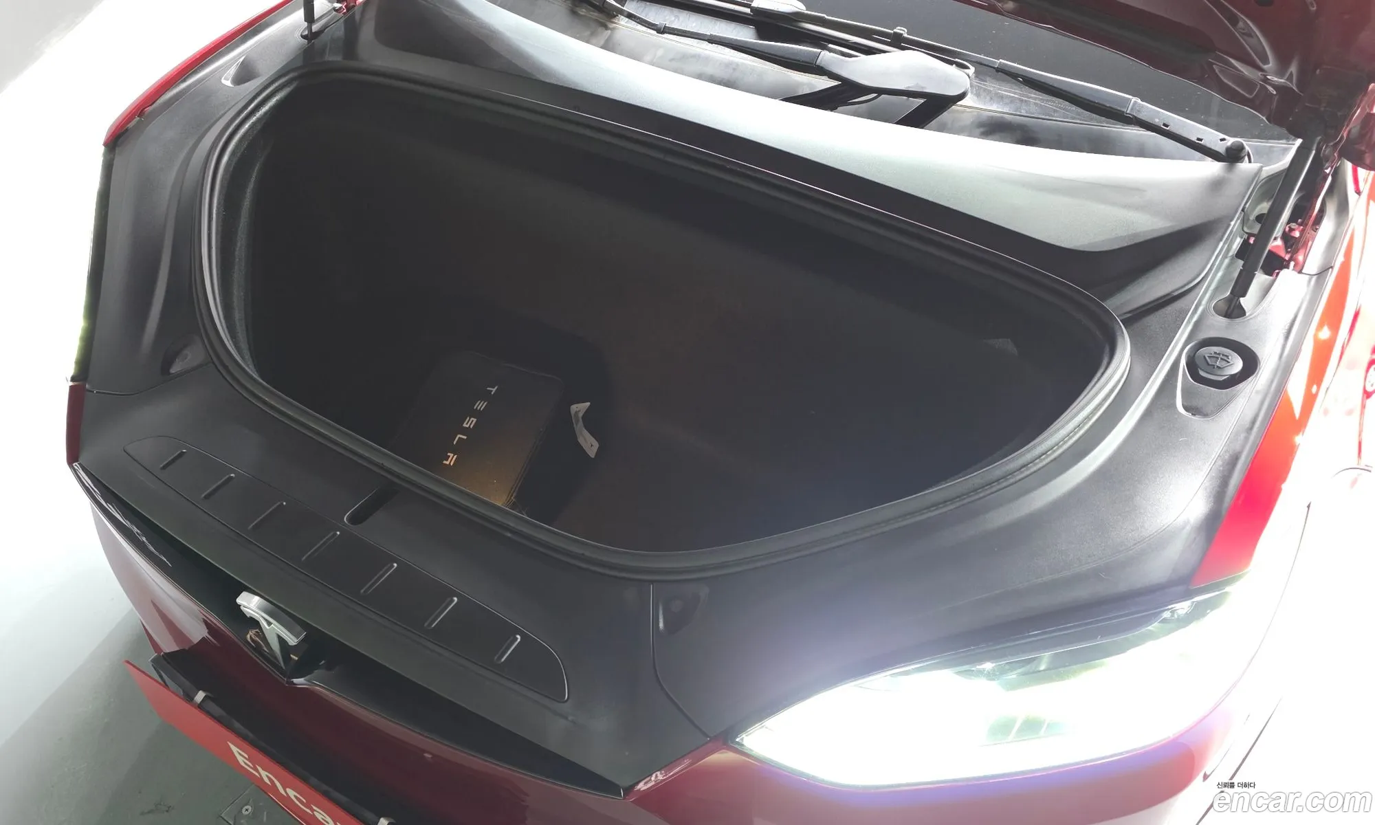 Tesla Model X 2023 — 21