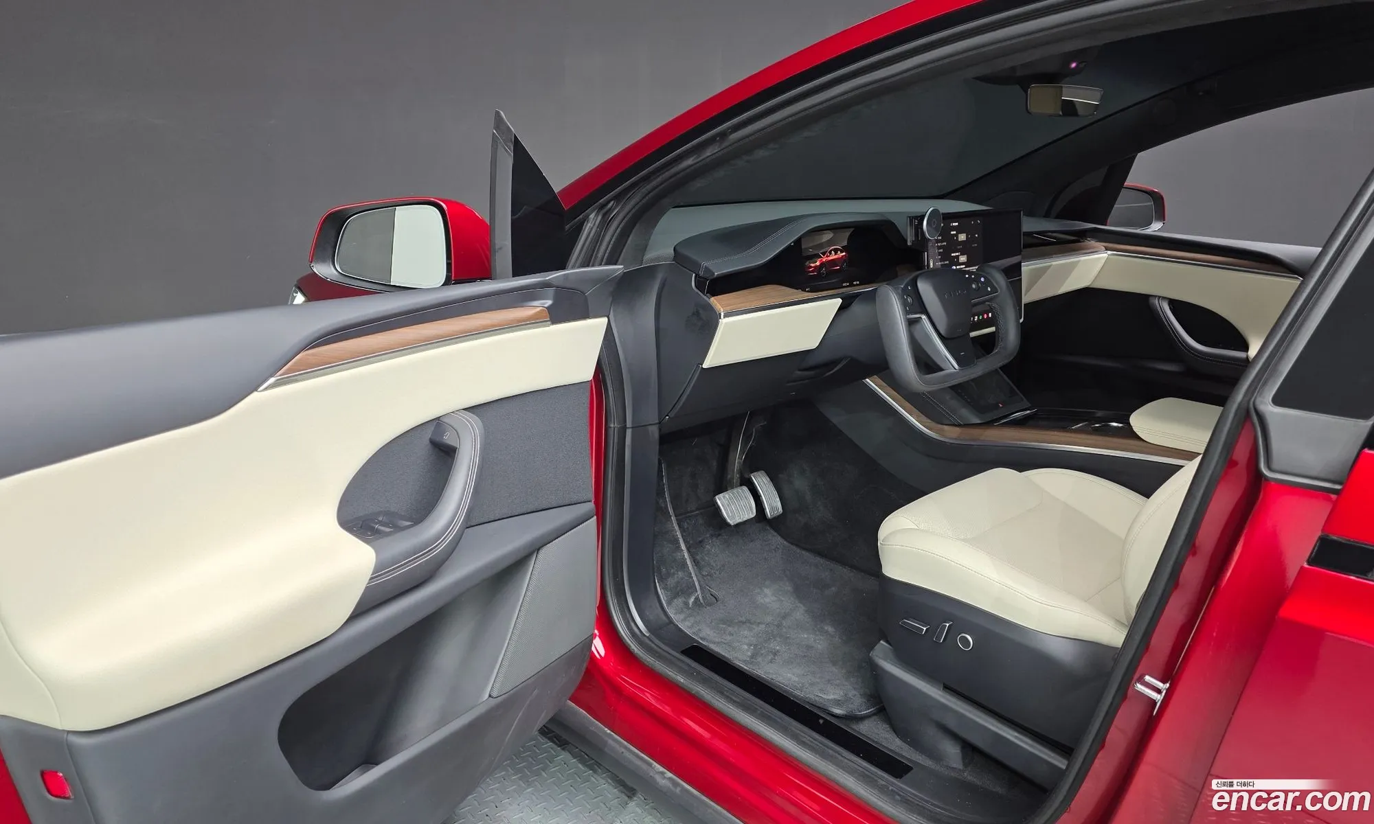 Tesla Model X 2023 — 30