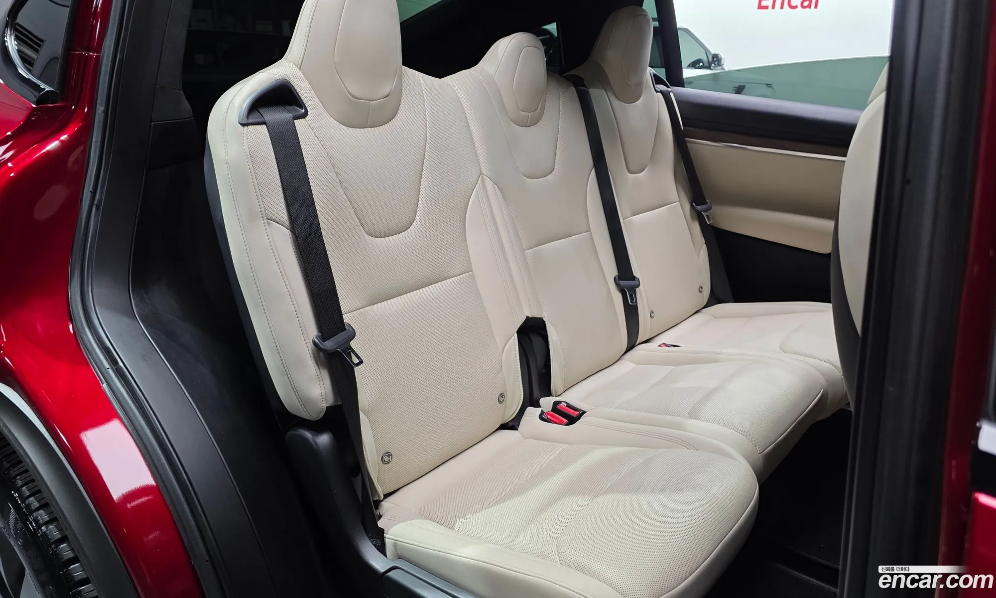 Tesla Model X 2023 — 16