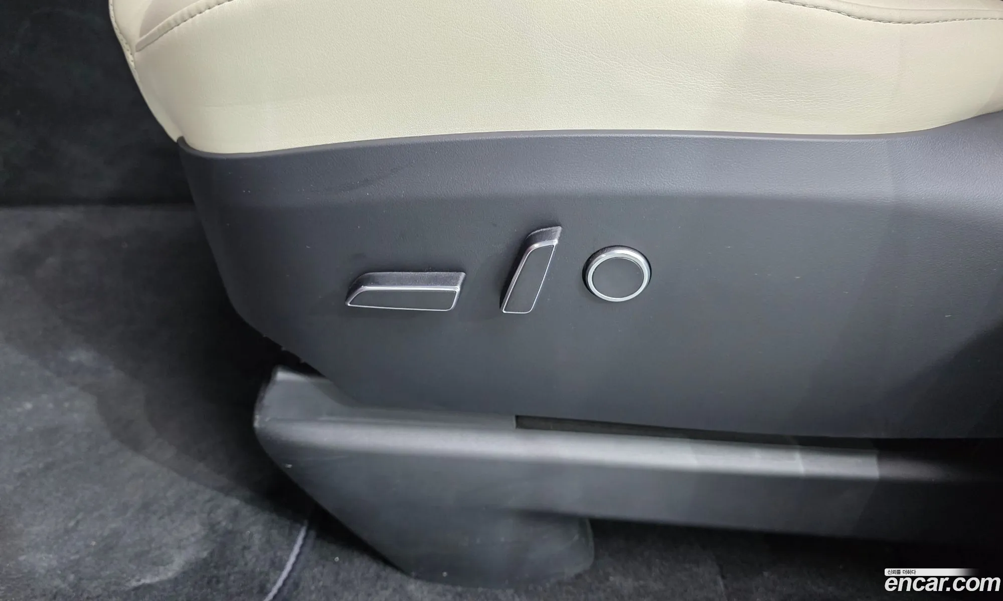 Tesla Model X 2023 — 7