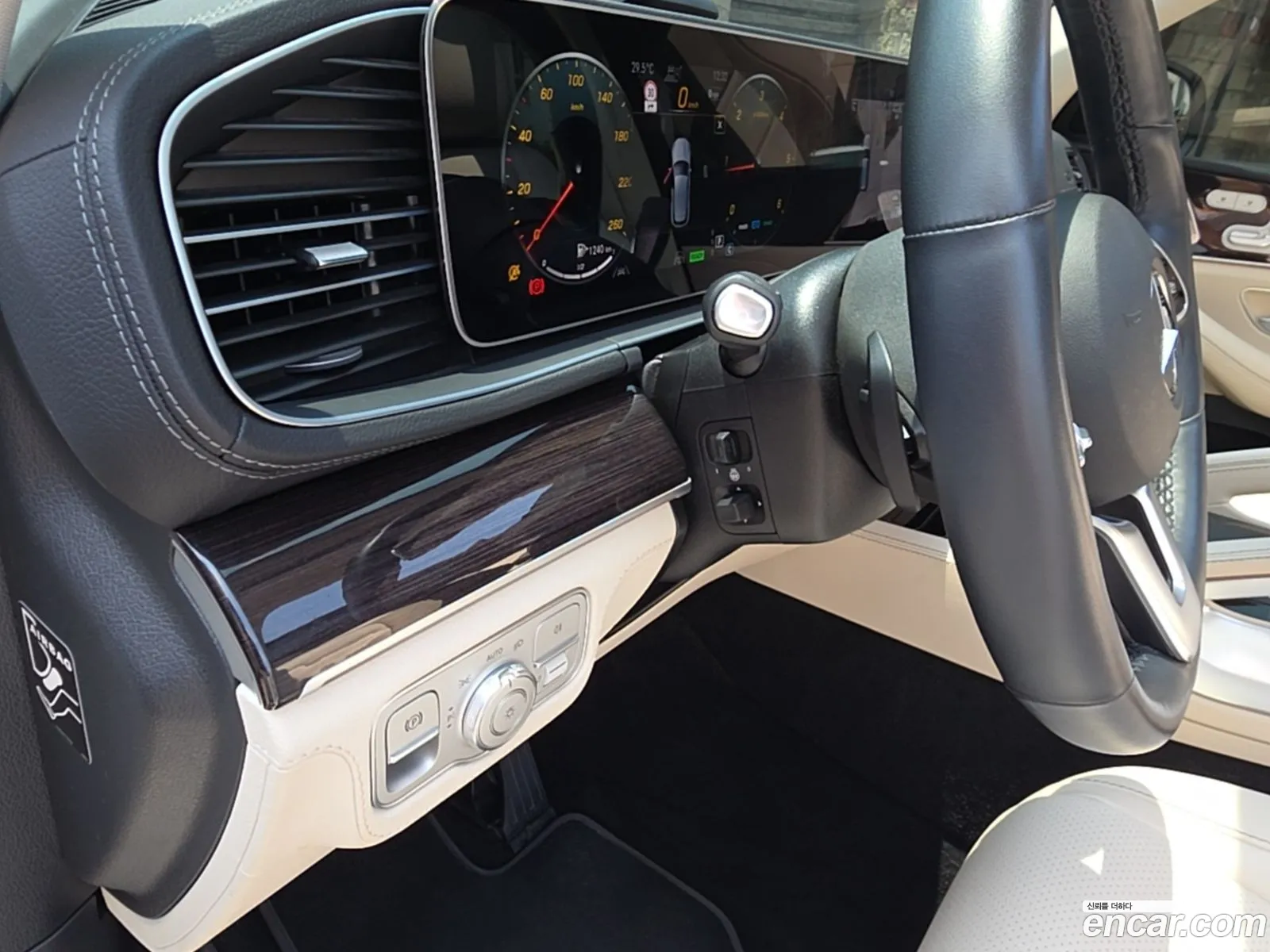 Mercedes-Benz GLE-Class W167 2023 — 10