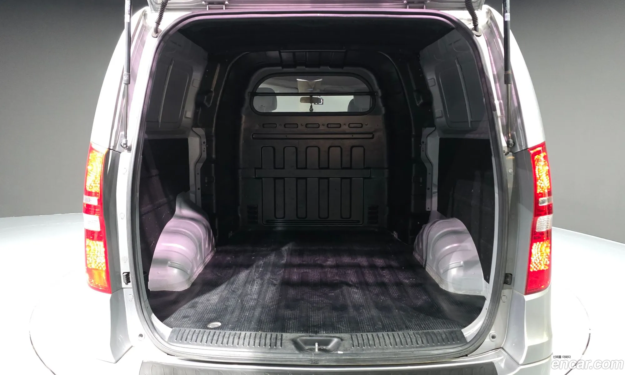 Hyundai Grand Starex 2018 — 19