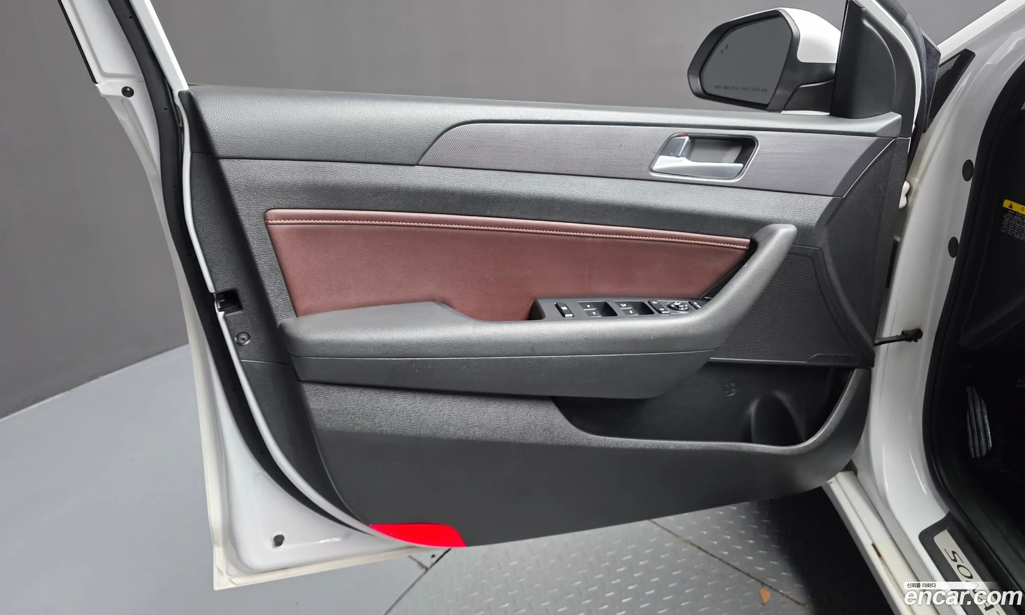 Hyundai LF Sonata 2017 — 14