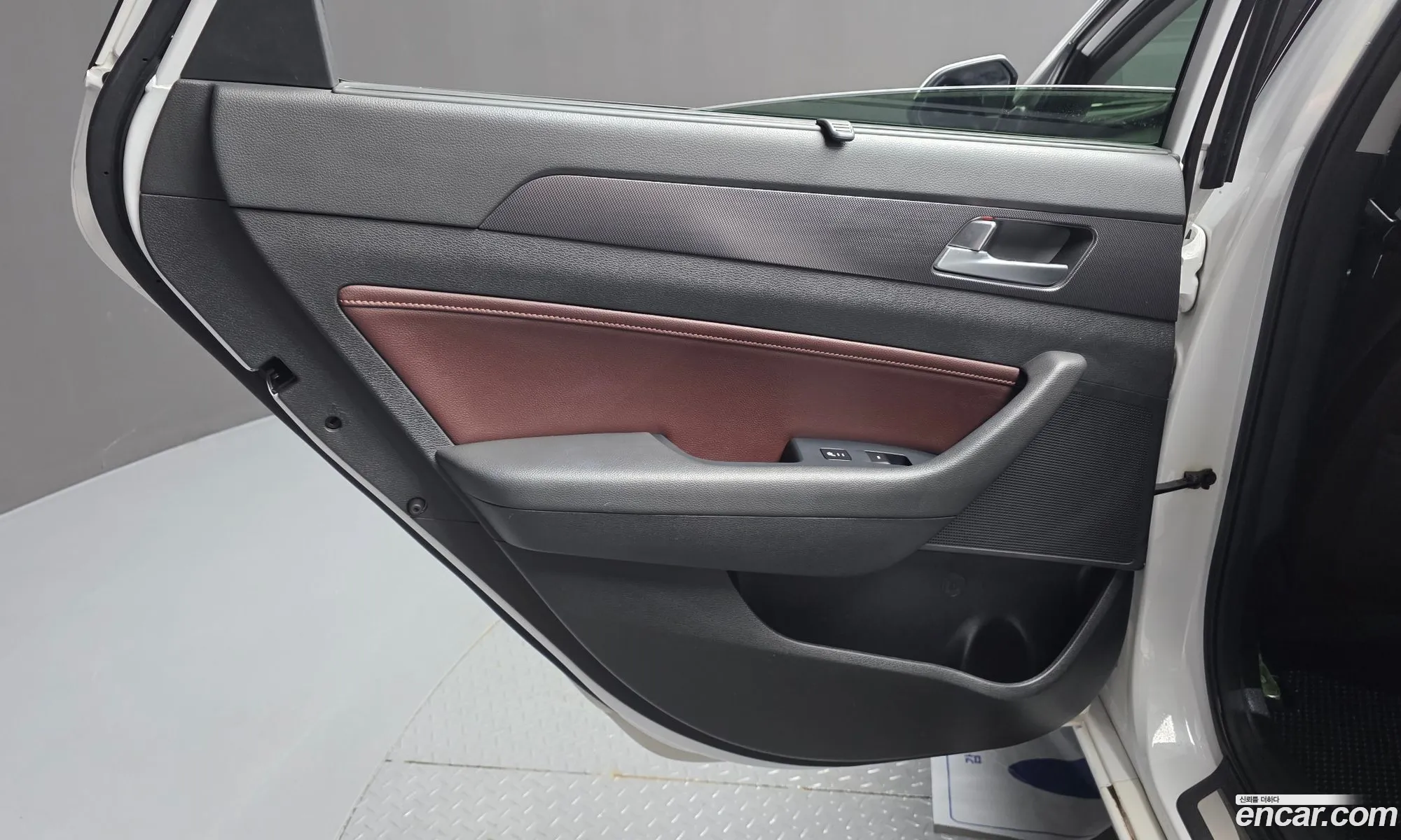 Hyundai LF Sonata 2017 — 11