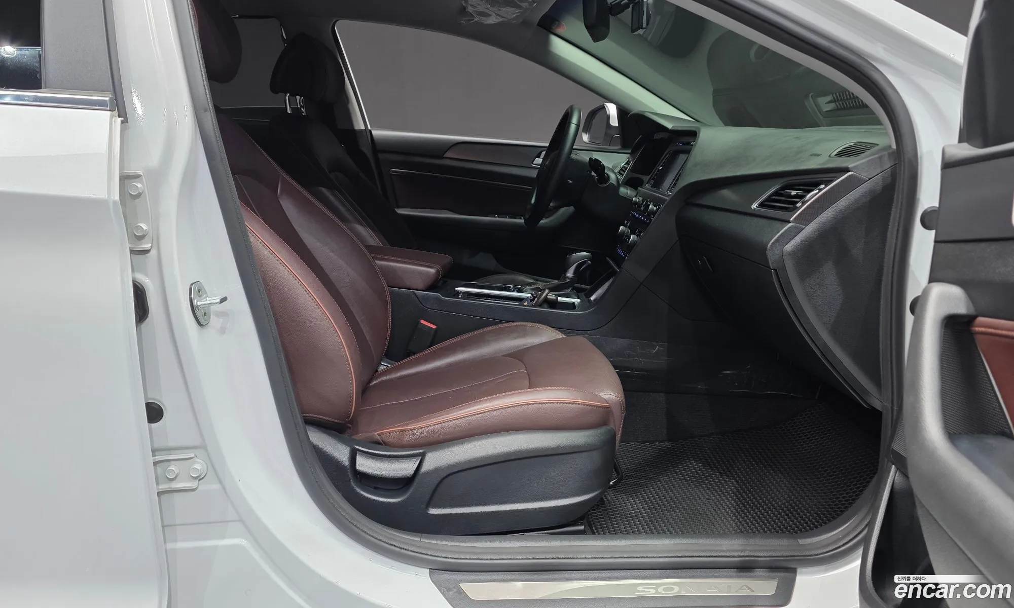 Hyundai LF Sonata 2017 — 20