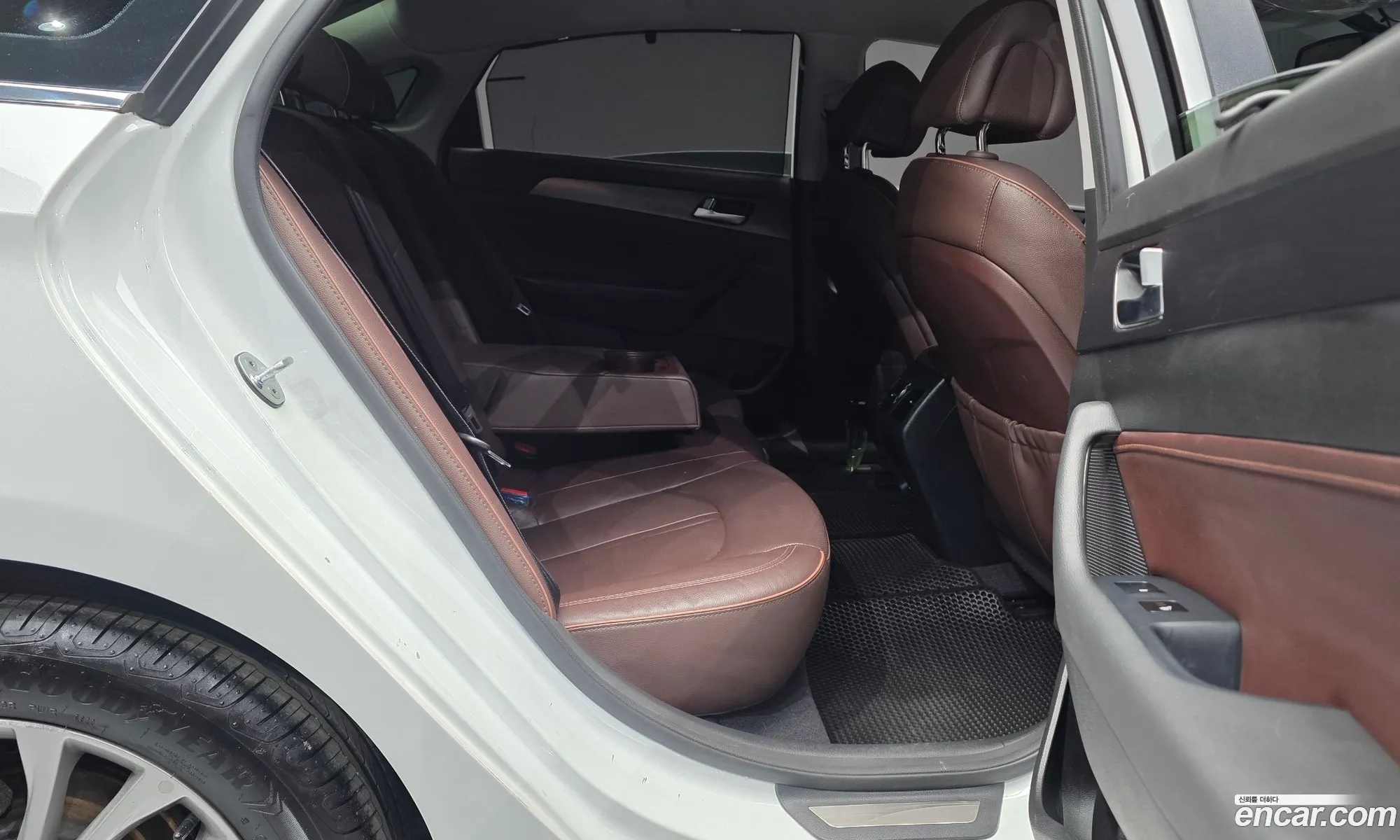 Hyundai LF Sonata 2017 — 10