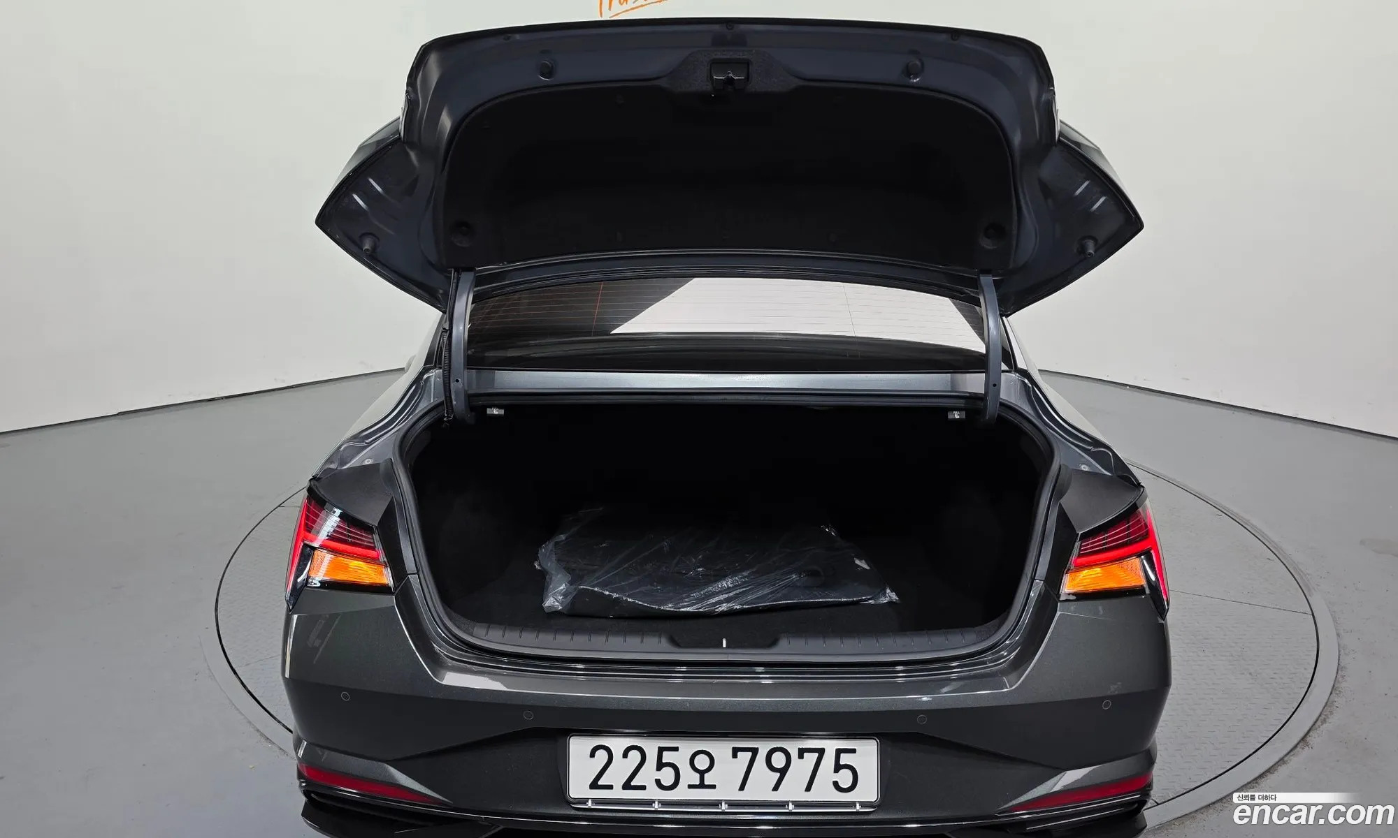 Hyundai Elantra 2021 — 25
