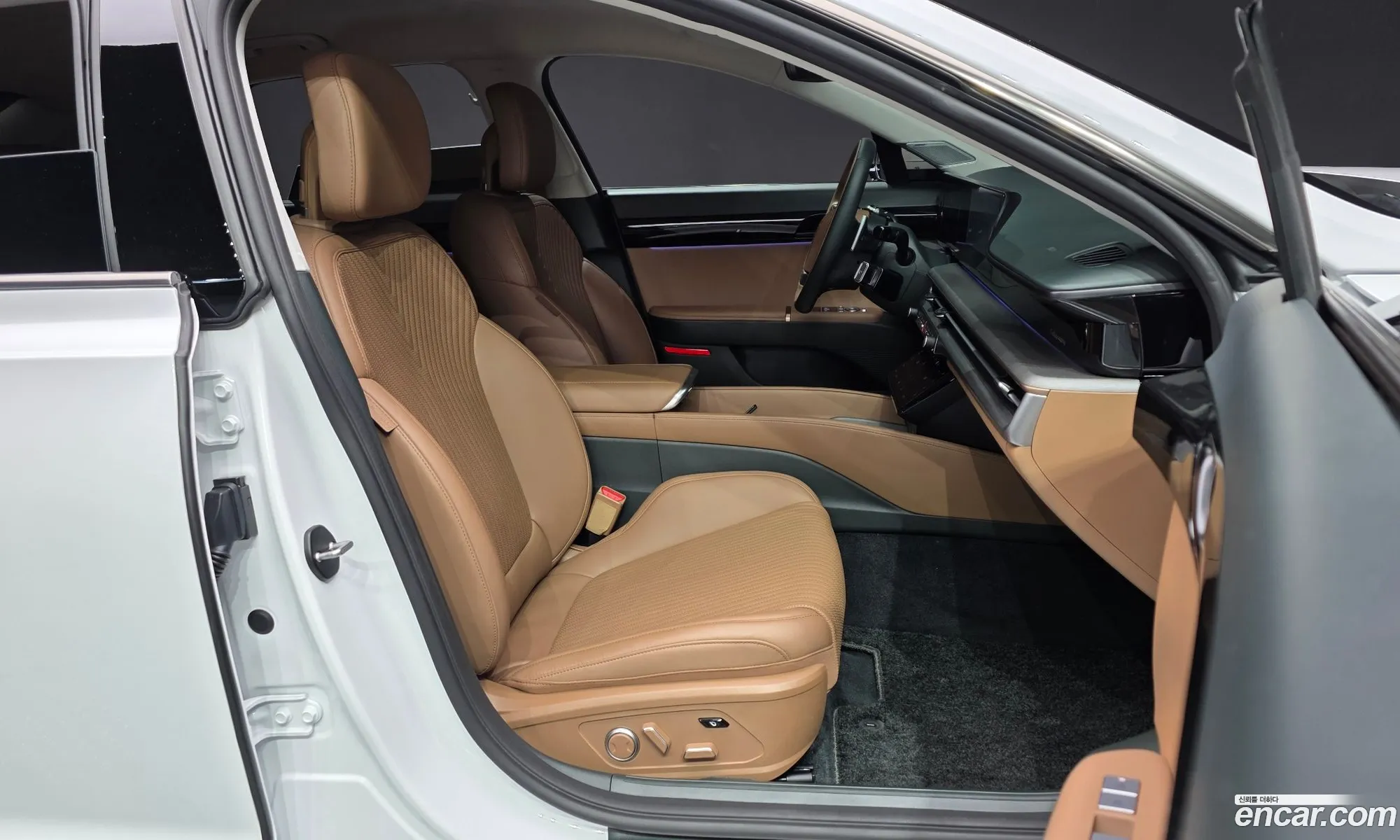 Hyundai Grandeur 2023 — 18