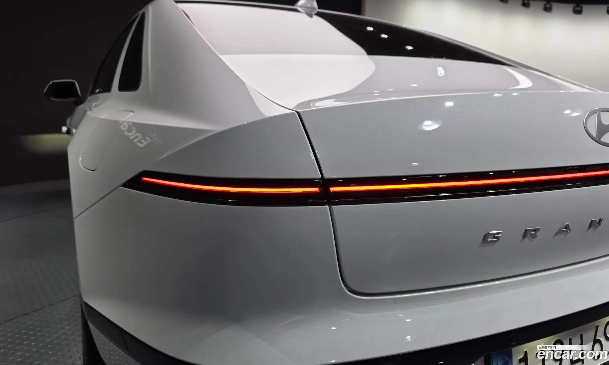 Hyundai Grandeur 2023 — 17