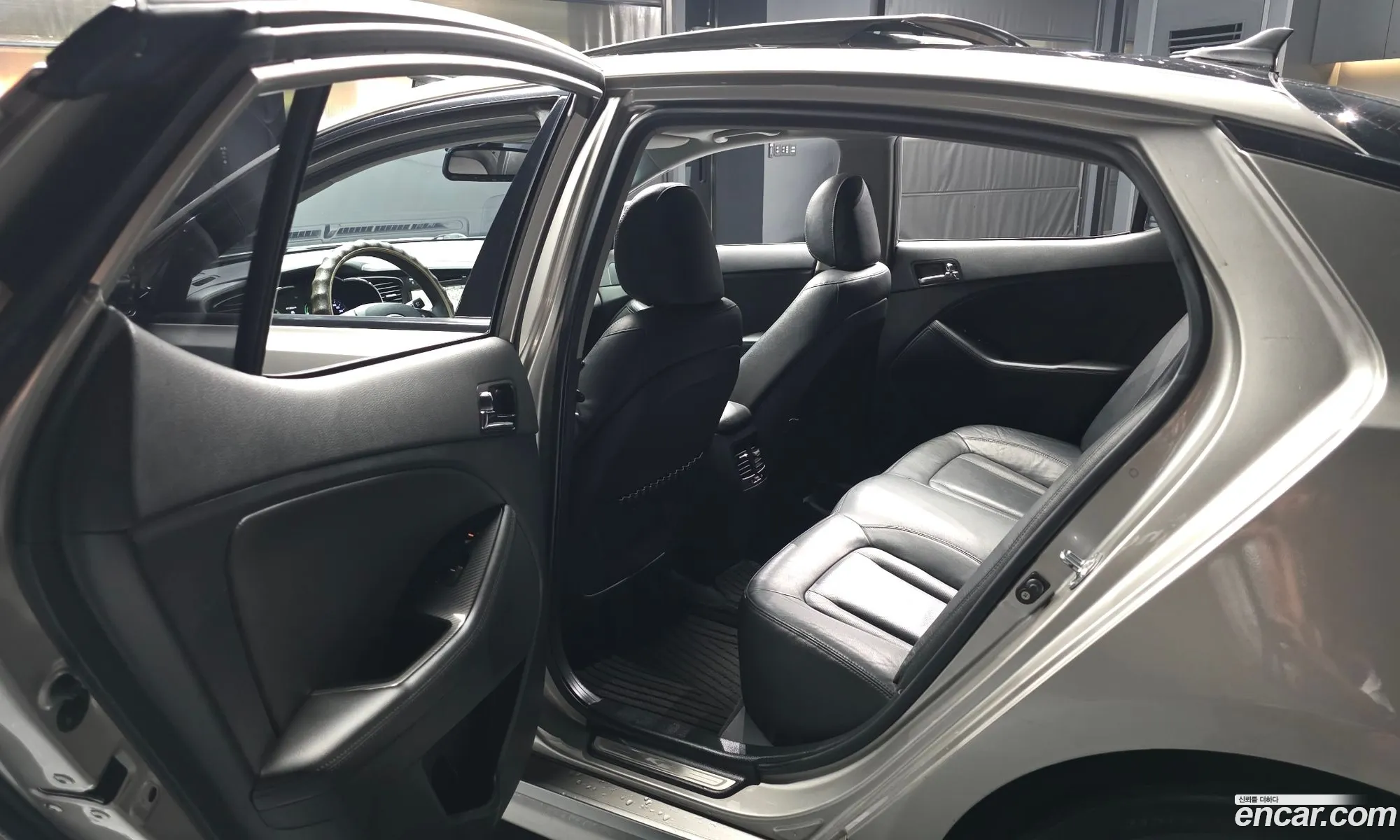 Kia K5 Hybrid 2011 — 16