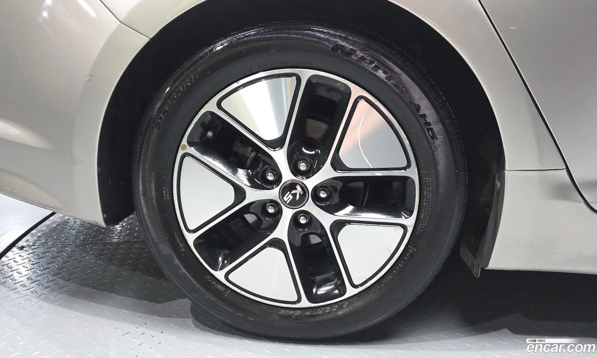 Kia K5 Hybrid 2011 — 30