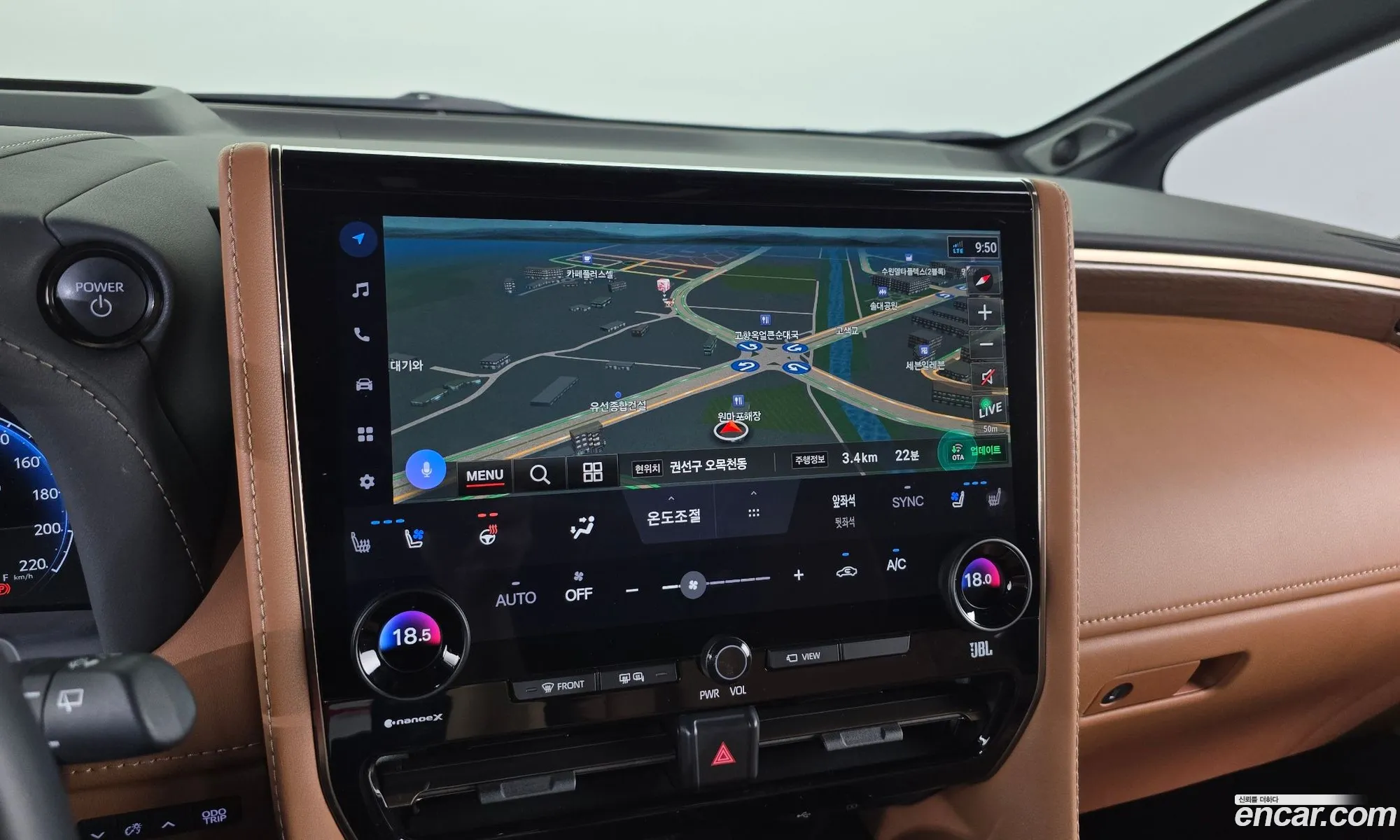 Toyota Alphard 2024 — 35