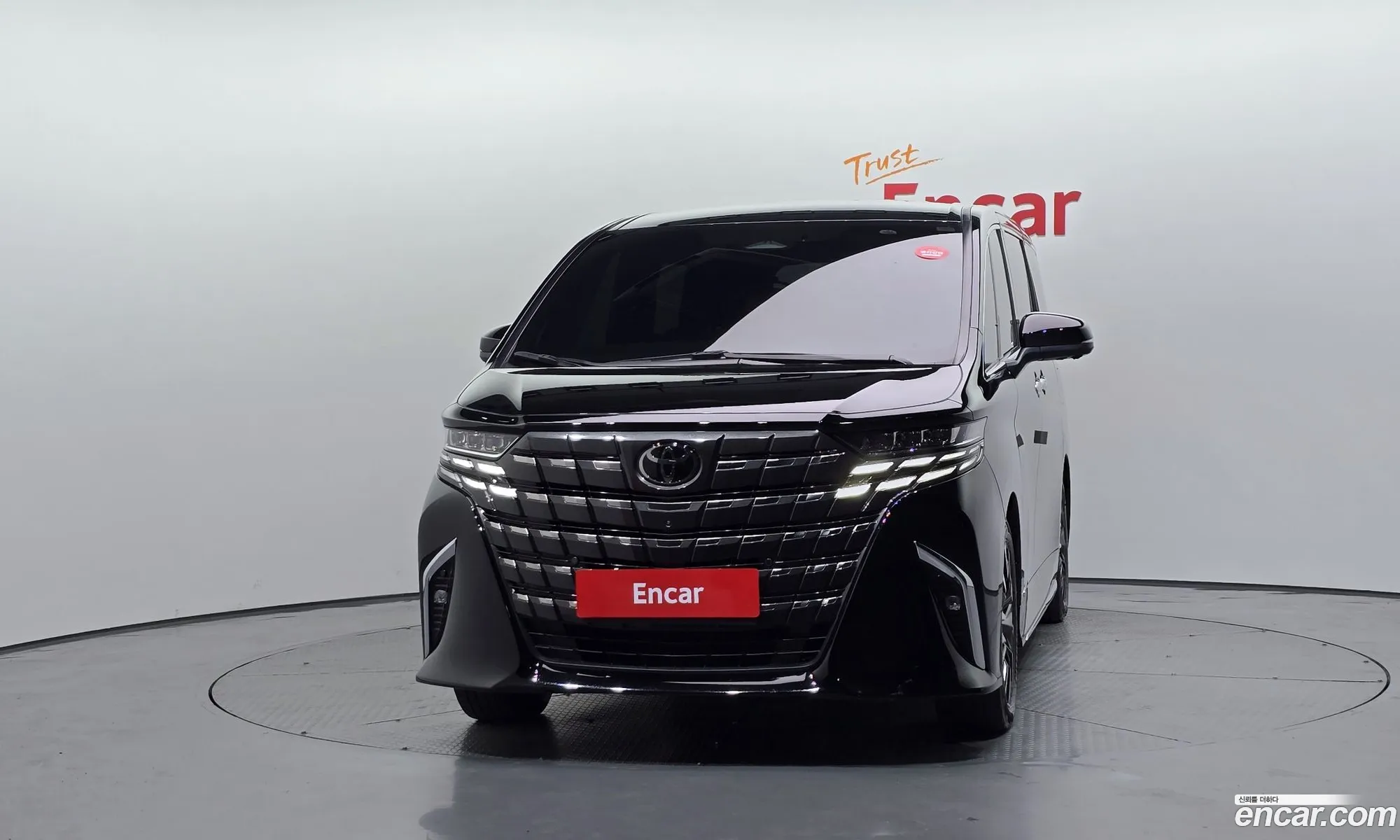 Toyota Alphard 2024 — 32