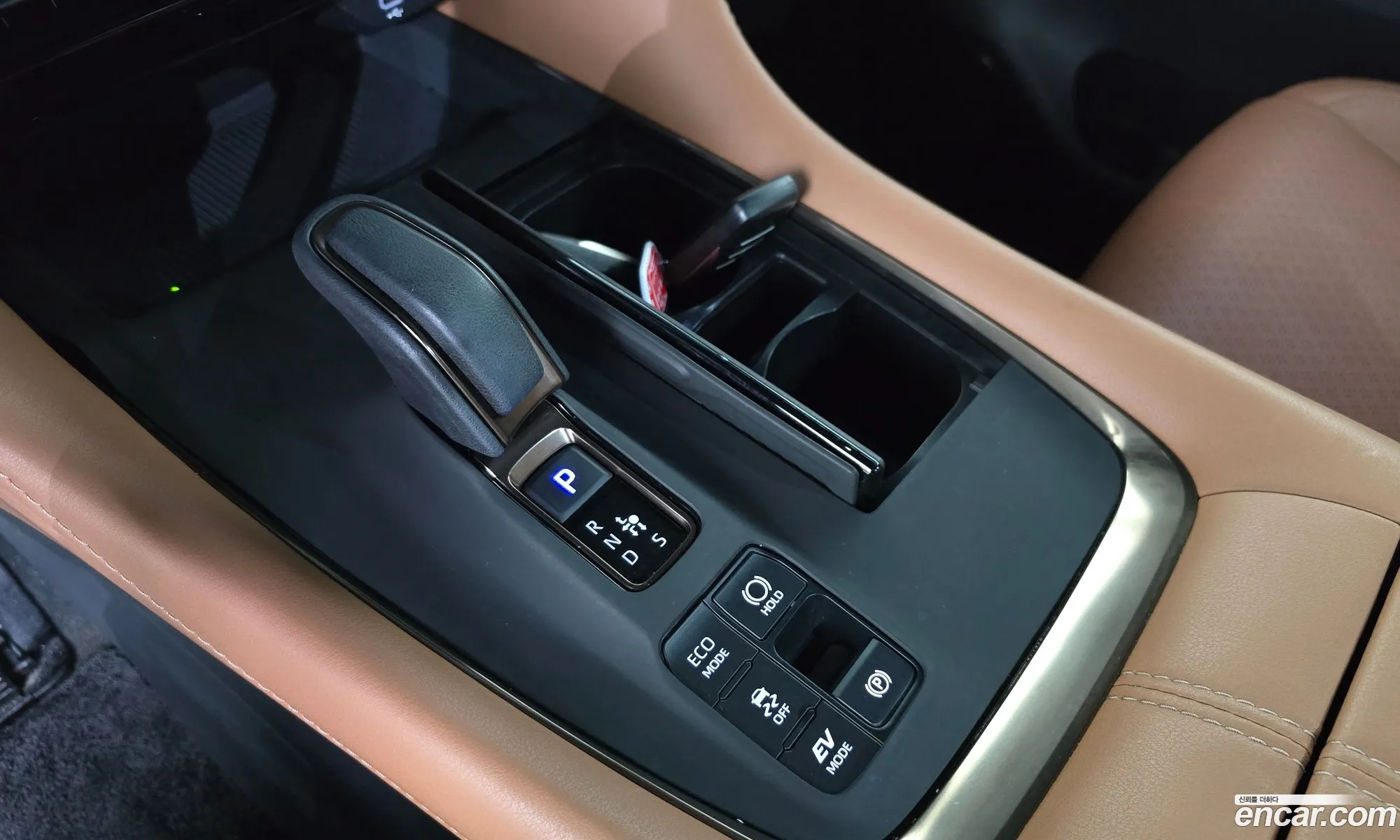 Toyota Alphard 2024 — 22