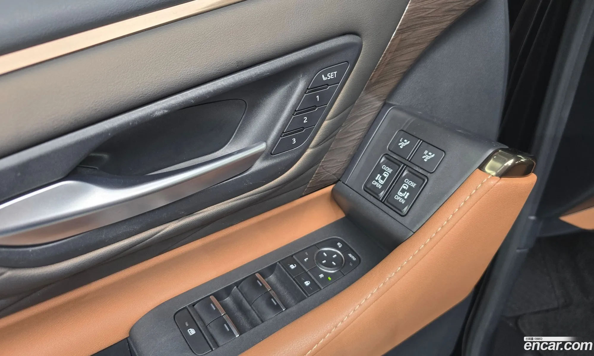 Toyota Alphard 2024 — 34