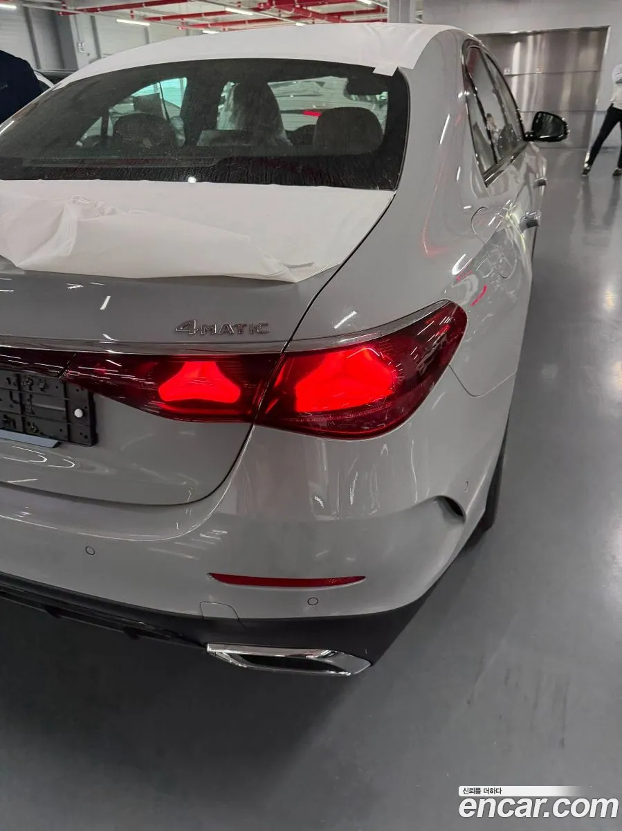 Mercedes-Benz E-Class W214 2026 — 7
