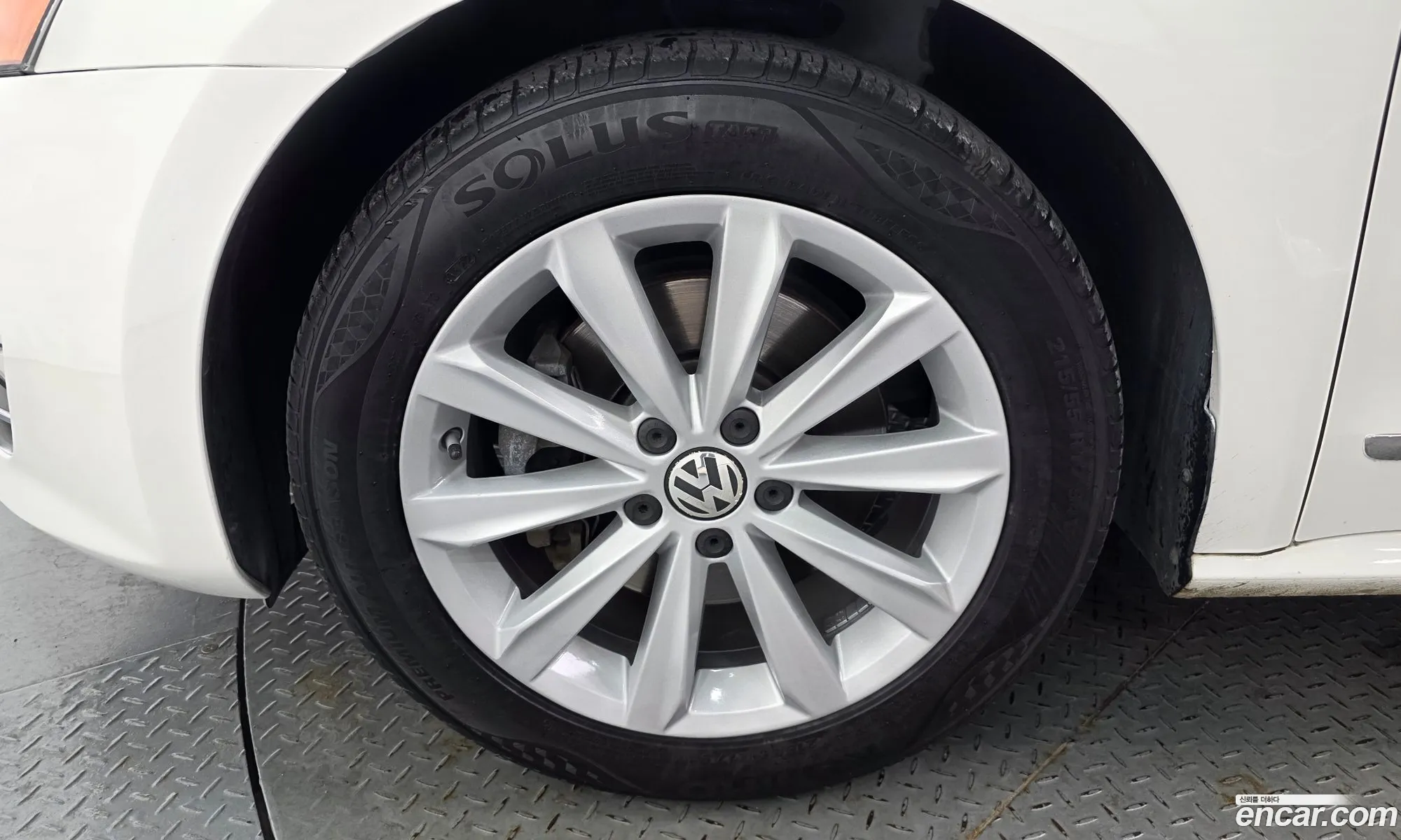 Volkswagen Passat 2015 — 13
