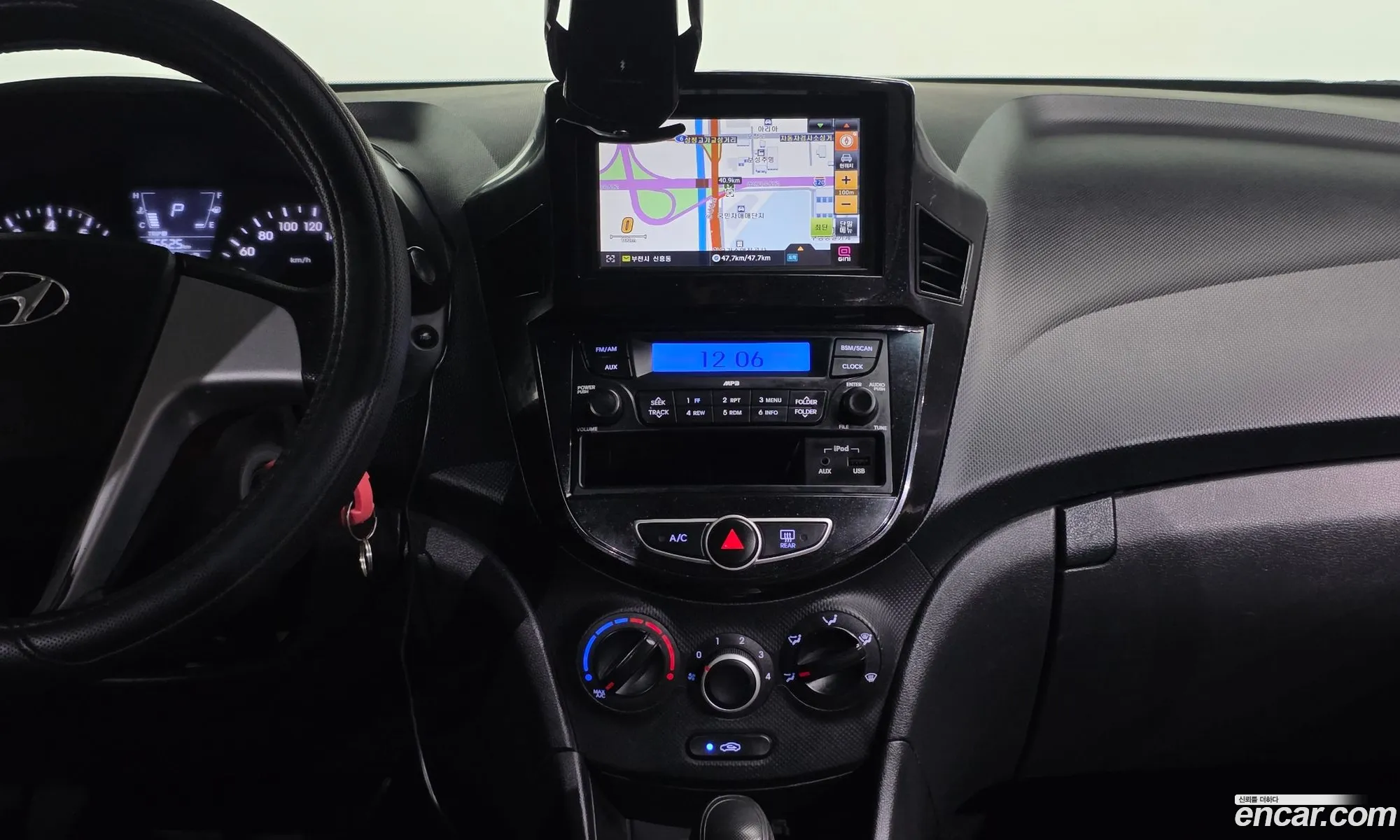 Hyundai Accent 2011 — 11
