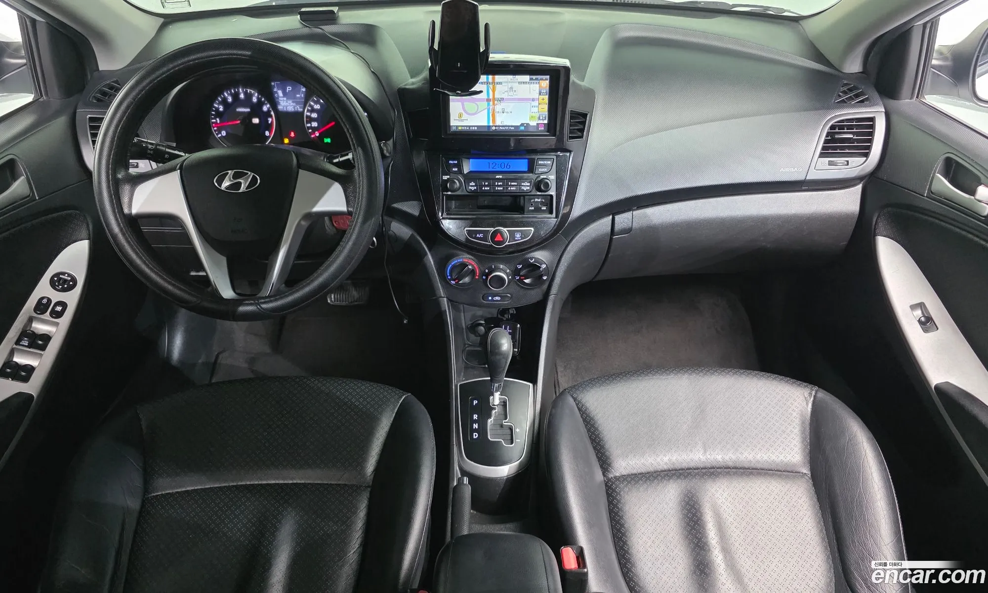 Hyundai Accent 2011 — 13