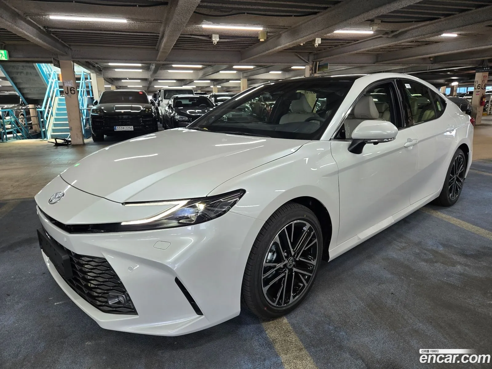 Toyota Camry 2026 — 2