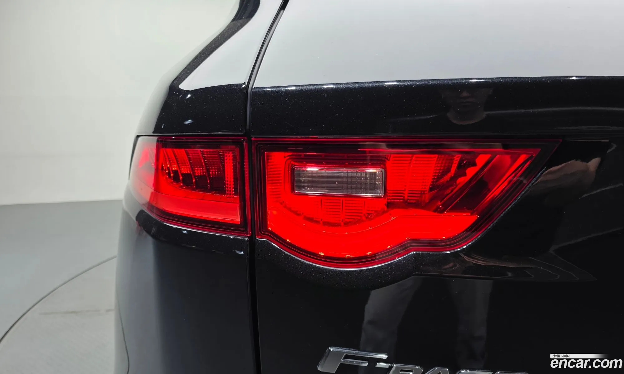 Jaguar F-Pace 2018 SADCA2BNXJA291542 — 31