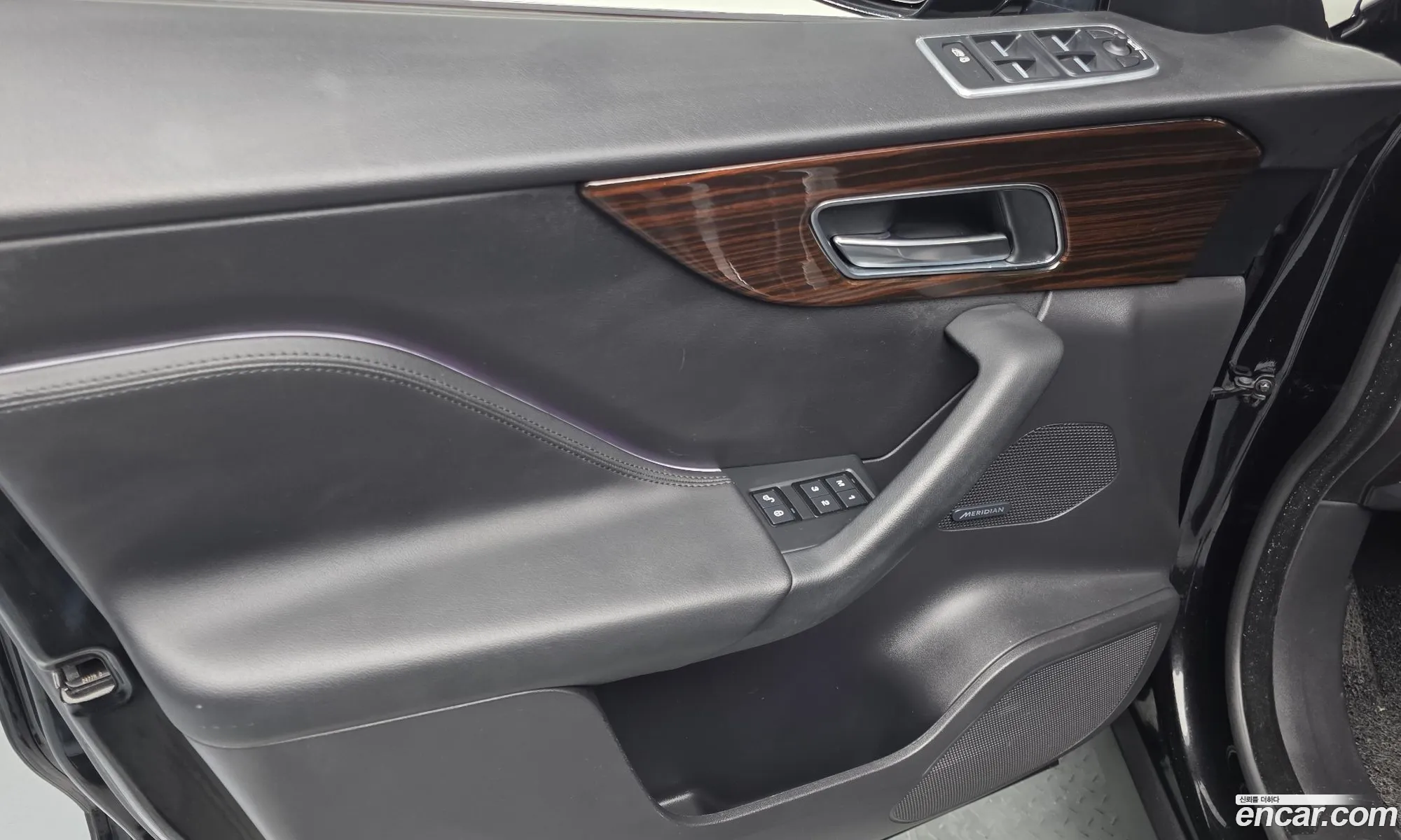 Jaguar F-Pace 2018 SADCA2BNXJA291542 — 11