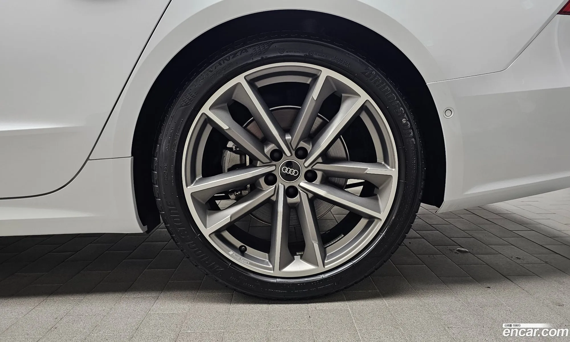 Audi A7 2021 WAUZZZF26MN071669 — 26
