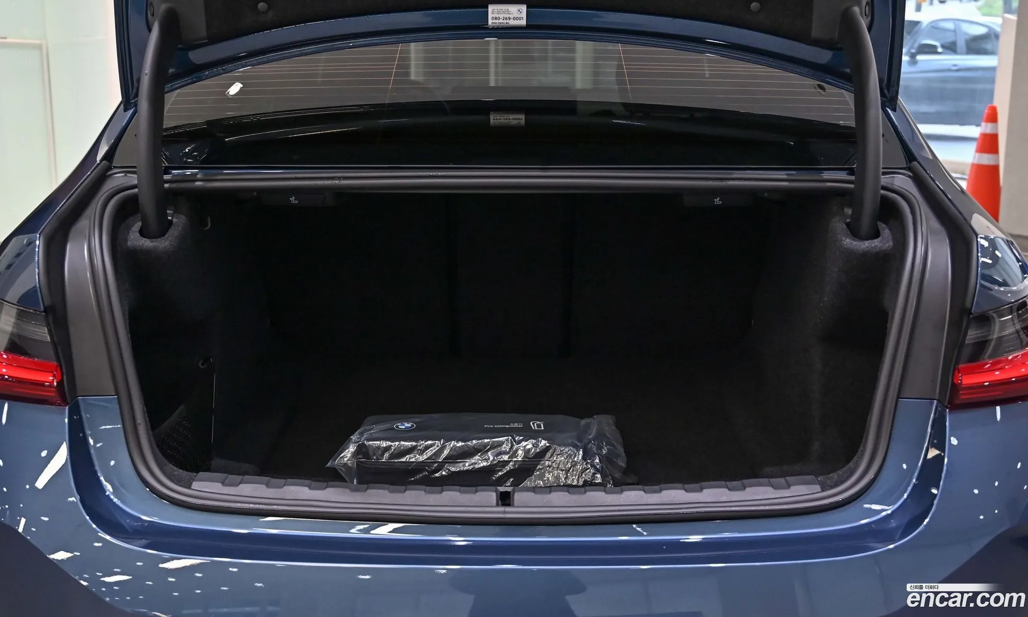 BMW 3 Series 2025 — 13