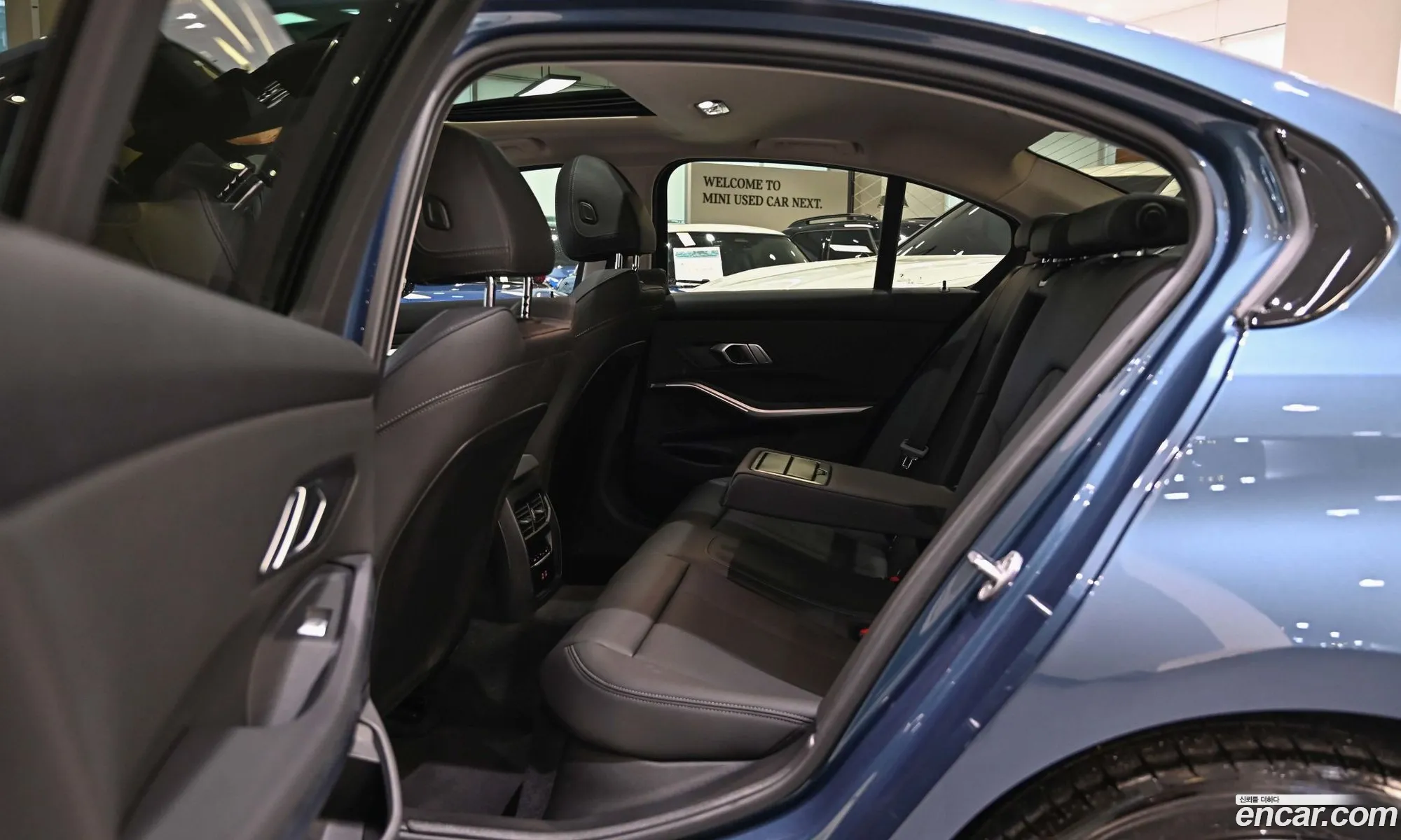 BMW 3 Series 2025 — 11