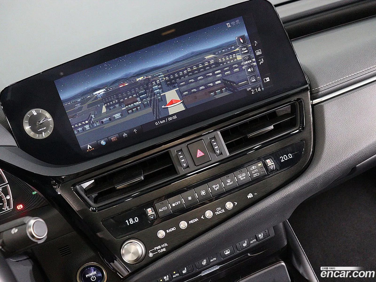 Lexus ES300h 7th Gen 2022 — 4