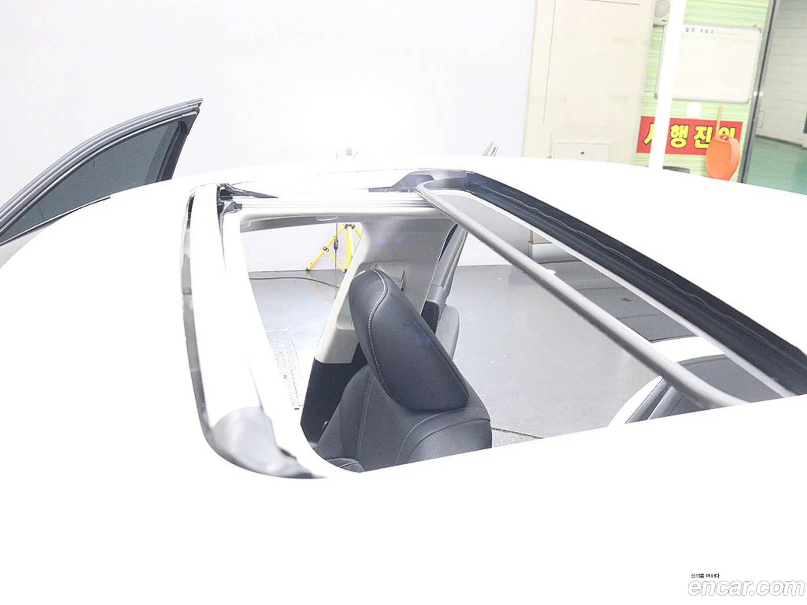 Lexus ES300h 7th Gen 2022 — 15