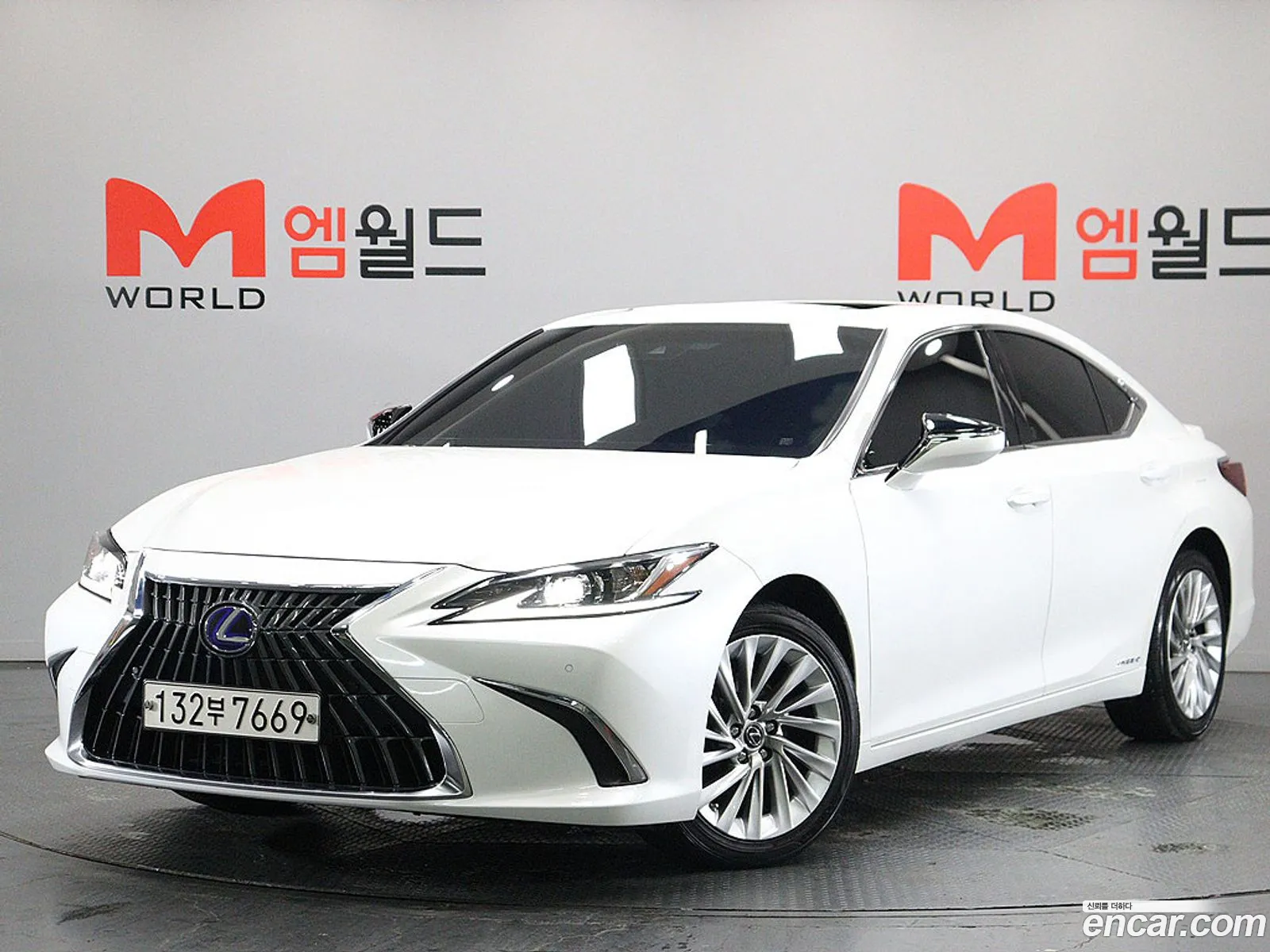 Lexus ES300h 7th Gen 2022 — 17