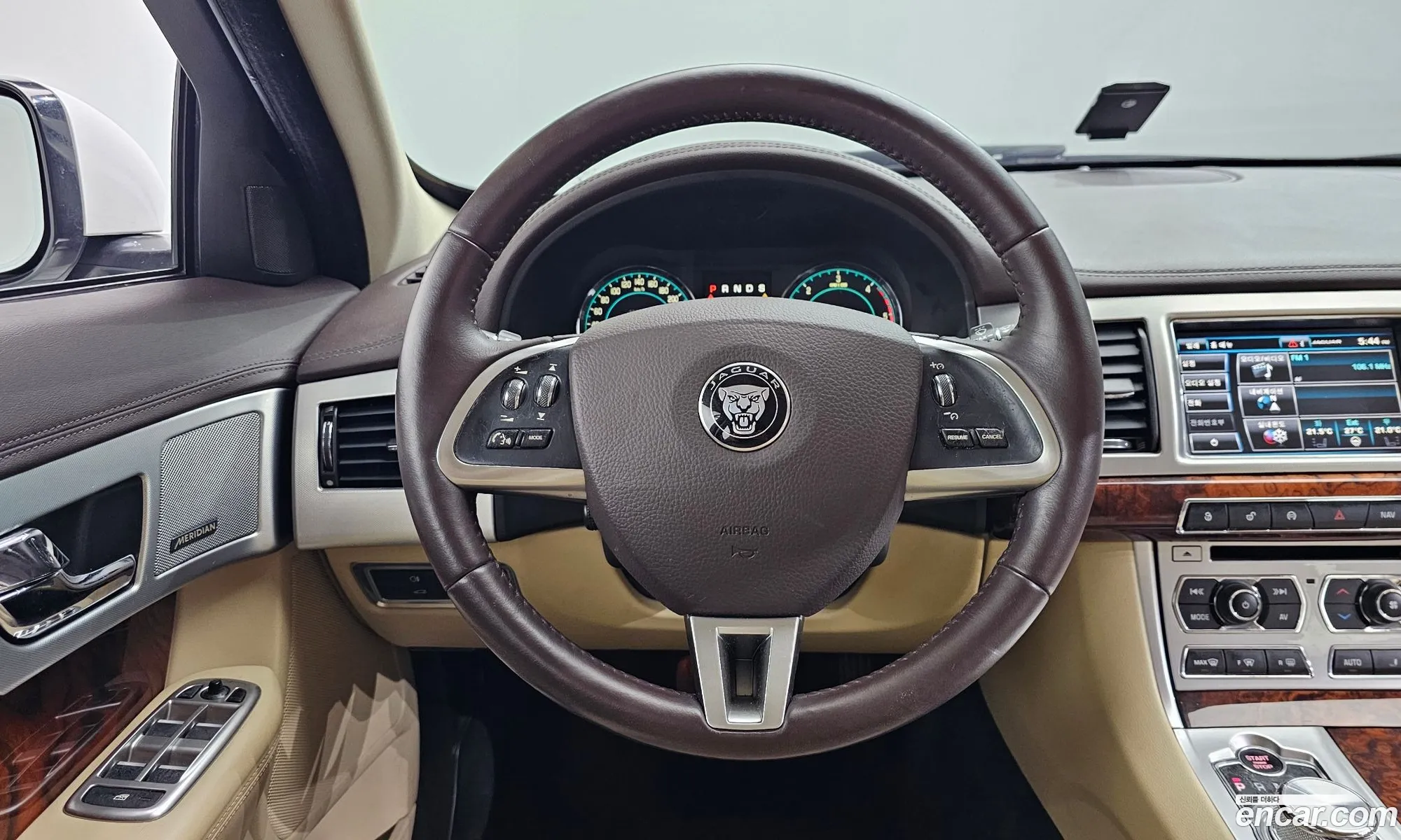 Jaguar XF 2015 SAJAA06J1FDU58845 — 19