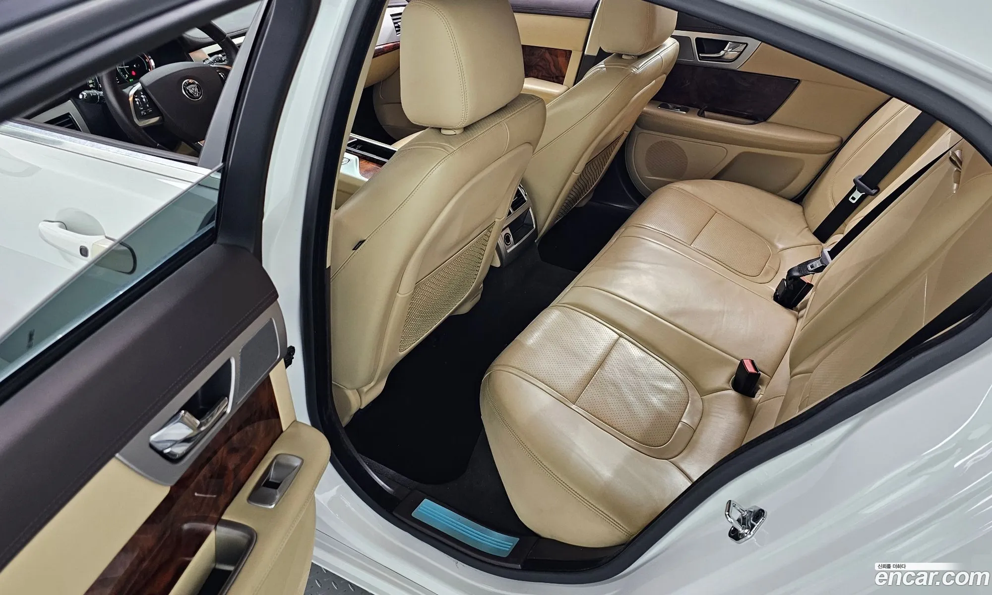 Jaguar XF 2015 SAJAA06J1FDU58845 — 11
