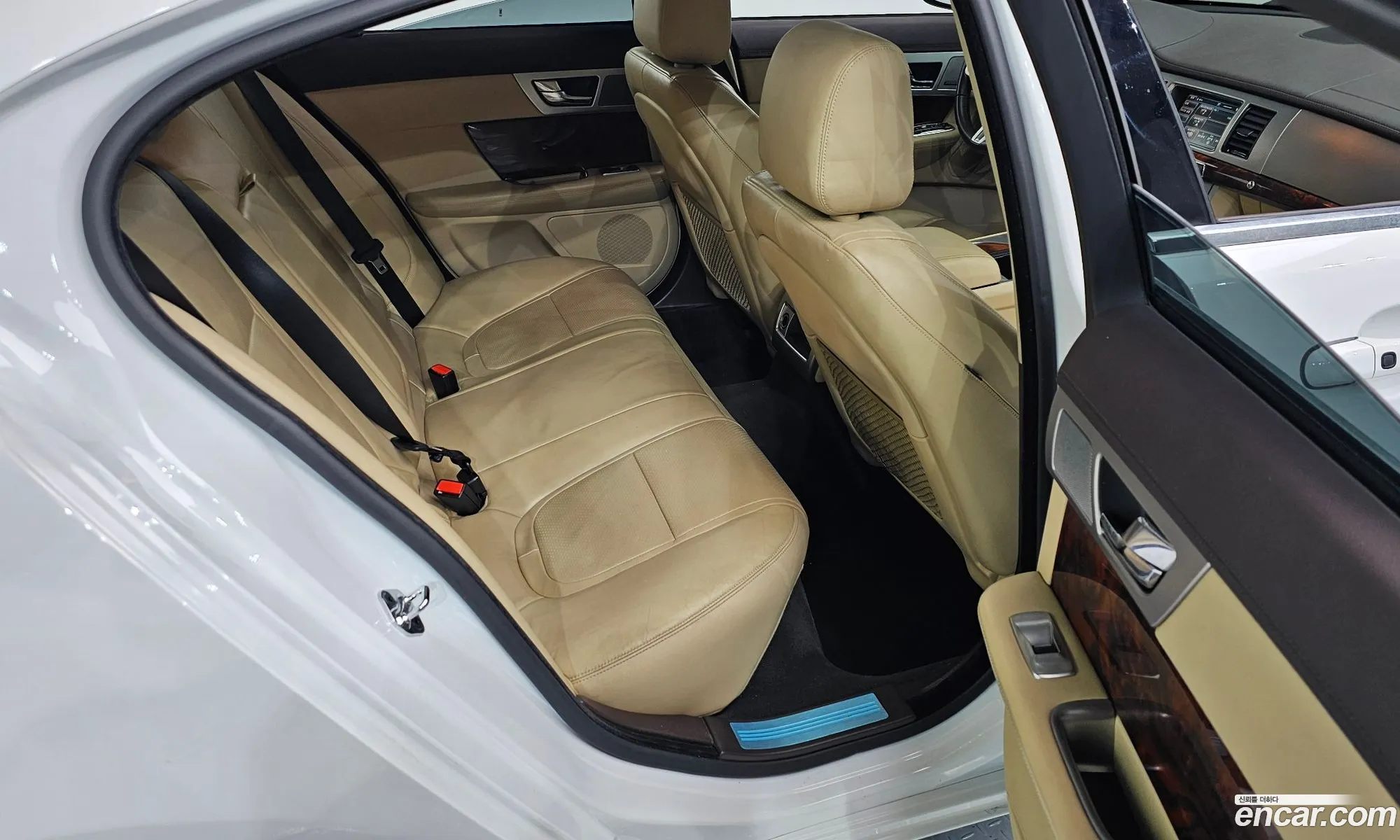 Jaguar XF 2015 SAJAA06J1FDU58845 — 2