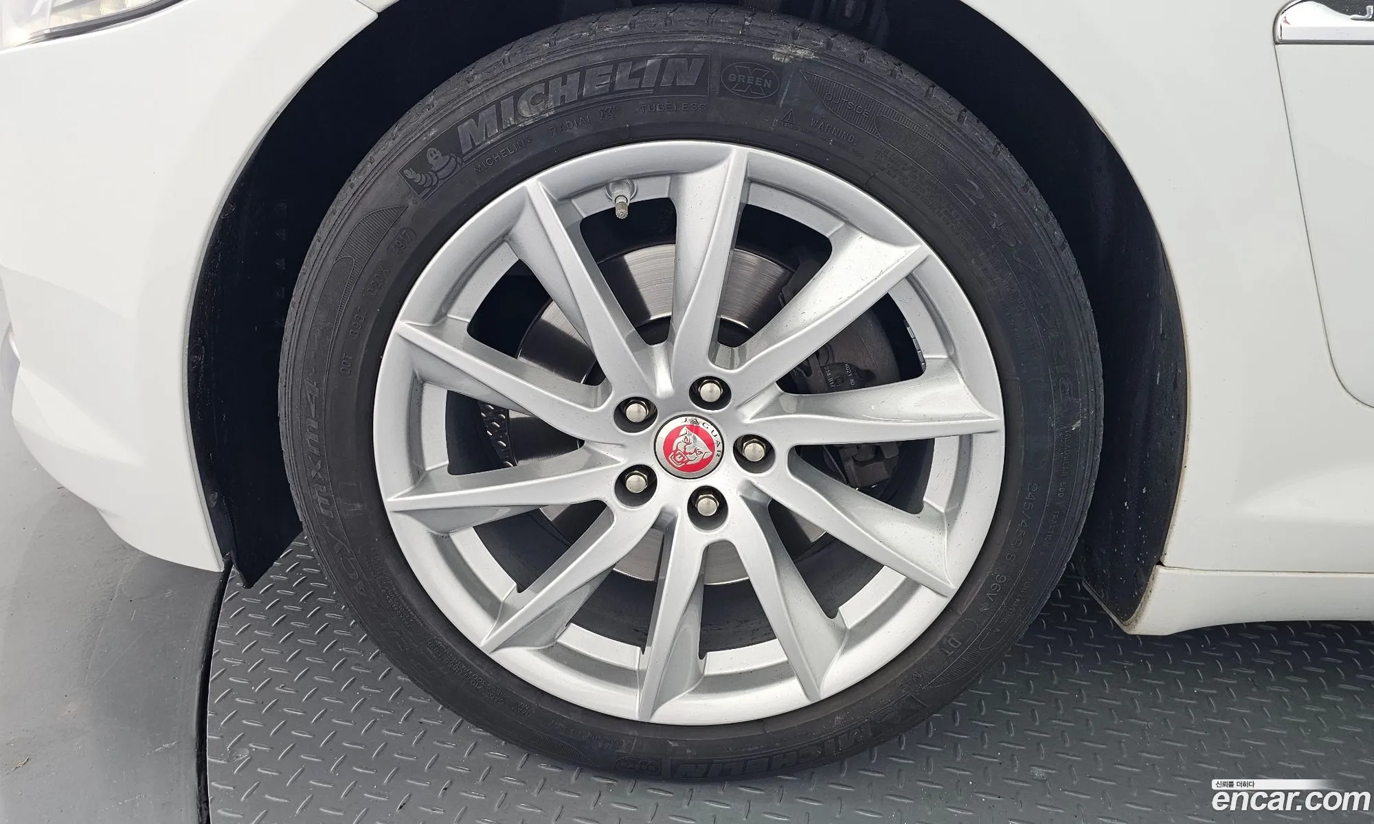Jaguar XF 2015 SAJAA06J1FDU58845 — 18
