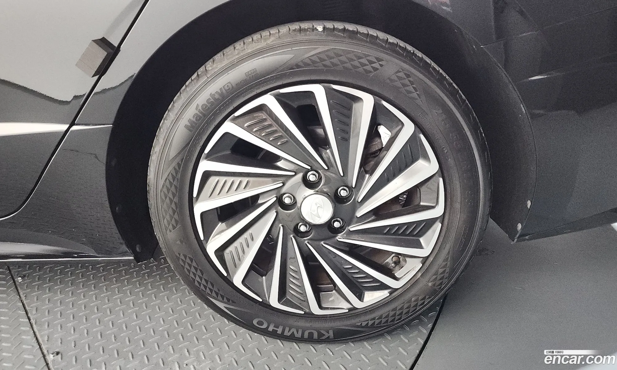Hyundai Sonata Hybrid 2019 — 25